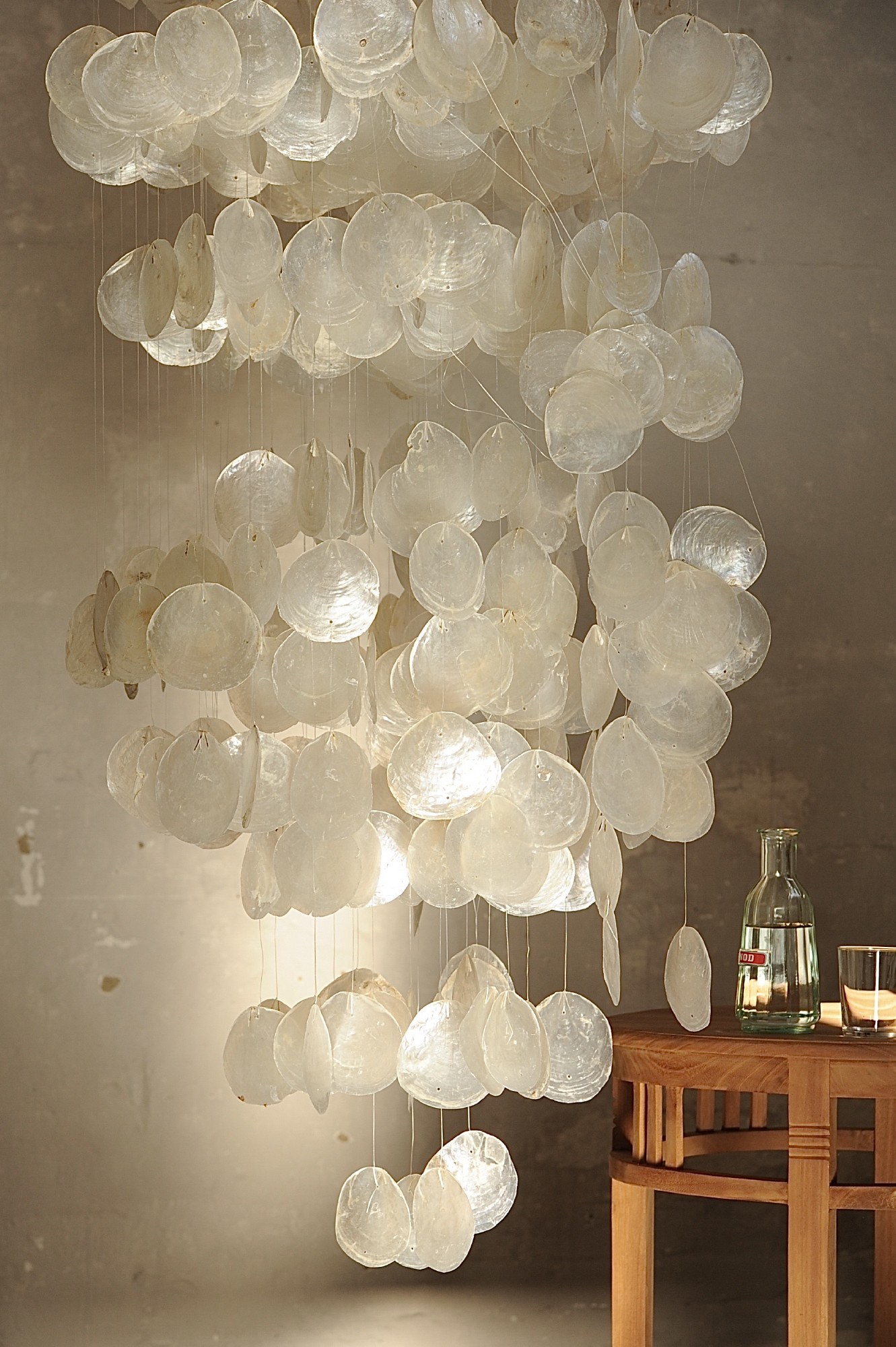 Jumbo-Windspiel 'Perlmutt-Kreise', weiß, Ø 60 cm, H 100 cm