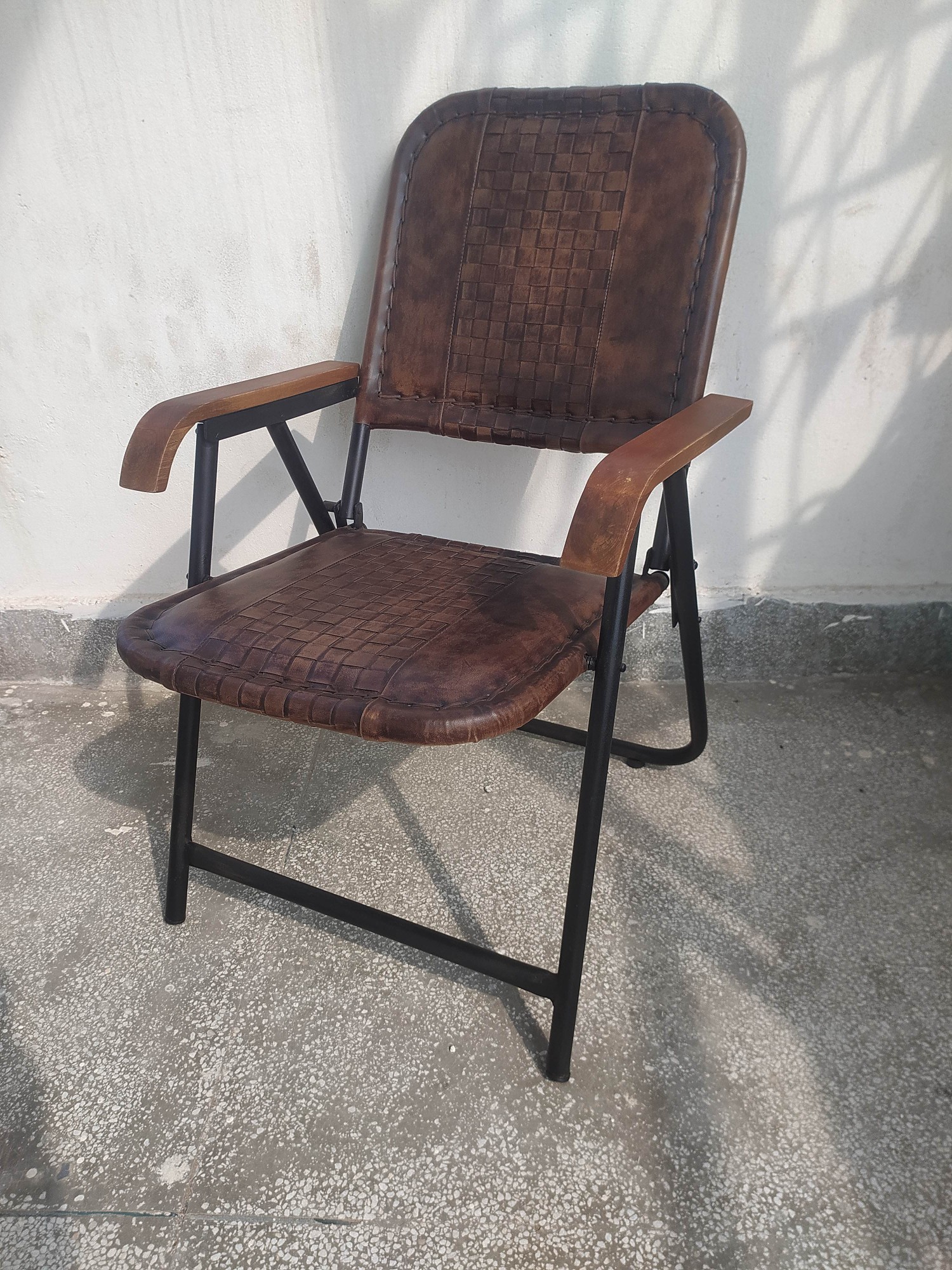 Klappstuhl 'Bilverton', aus Eisen und Leder, B 57 cm, L 70 cm, H 89 cm