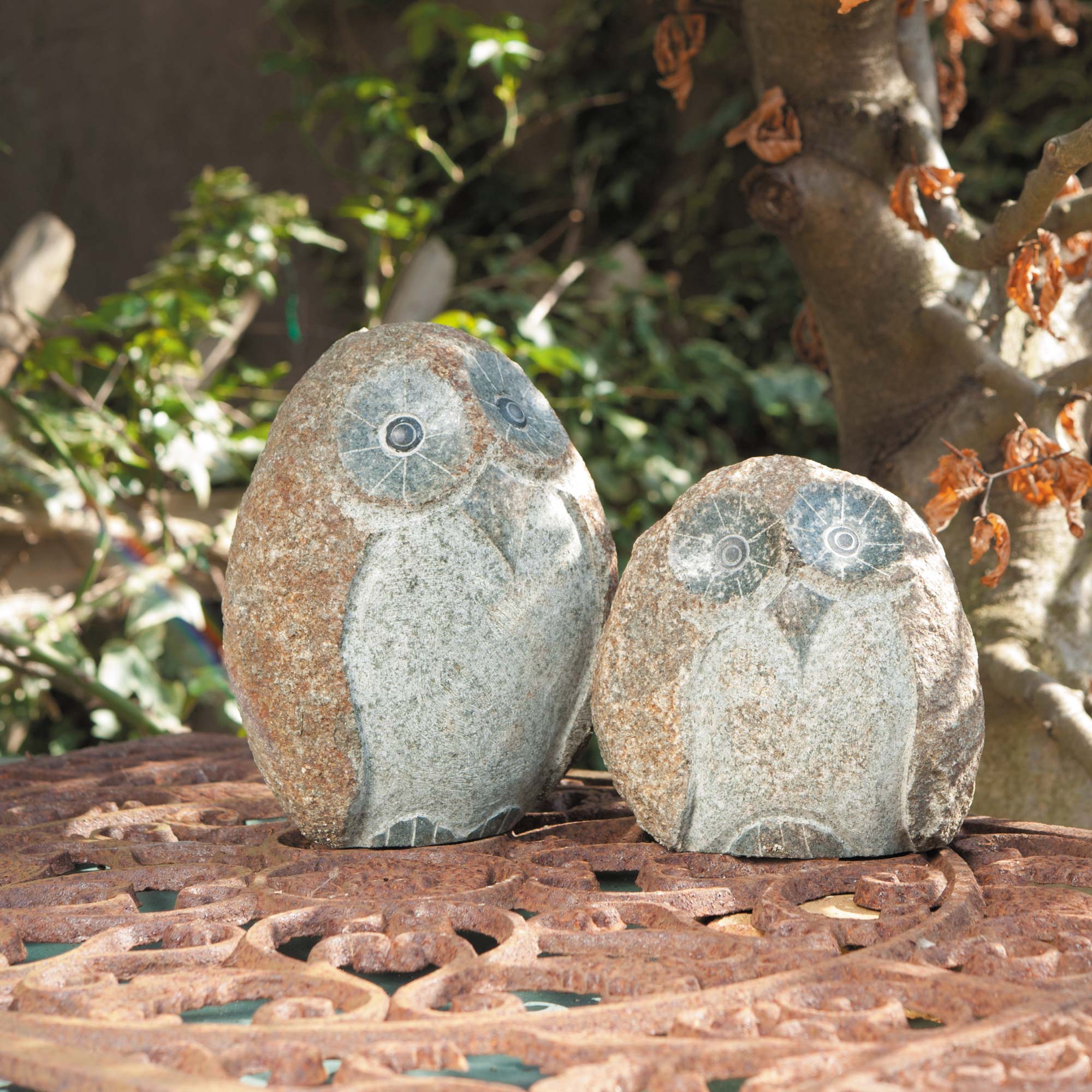 Steineule, grau, H 30-35 cm, B min. 25 cm, L ca. 17 cm