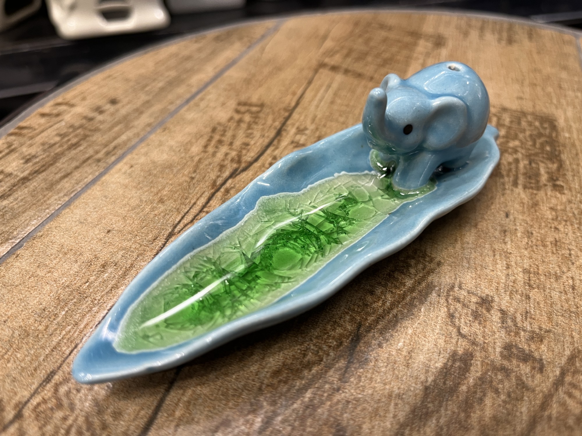 Räucherstäbchenhalter 'Elefant', blau-grün, aus Keramik, B 14 cm, T 4 cm, H 4 cm