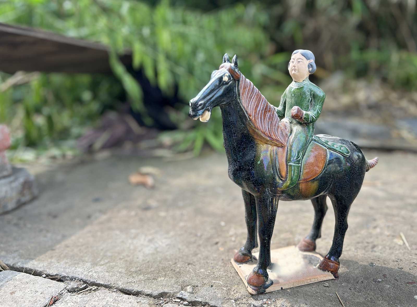Soldat auf Pferd 'Tang Dynasty', schwarz/multicolor, B 28 cm, T 10 cm, H 28 cm