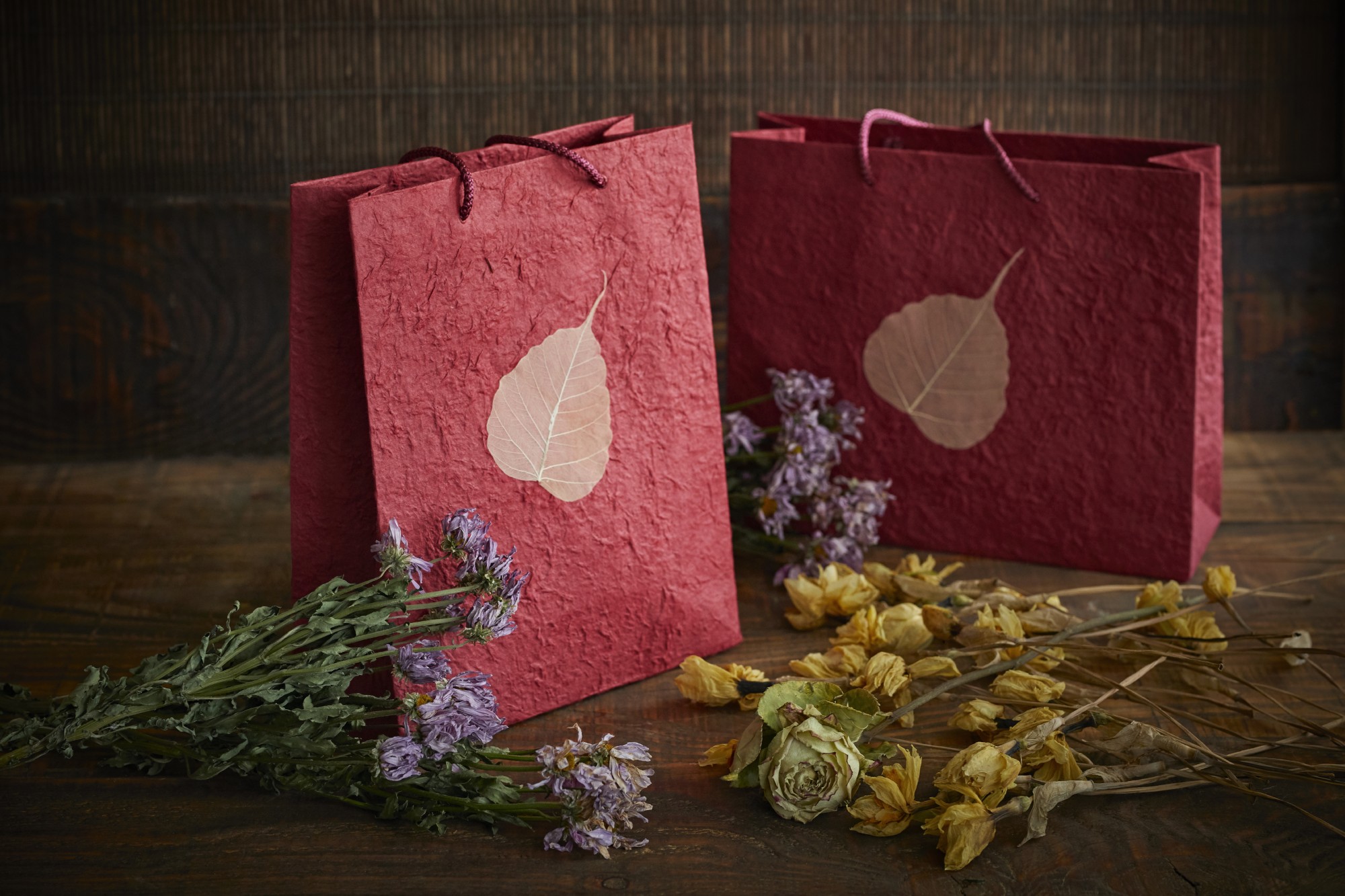 Tasche 'Bodhi Blatt', burgund, B 25 cm, H 30 cm, T 10 cm