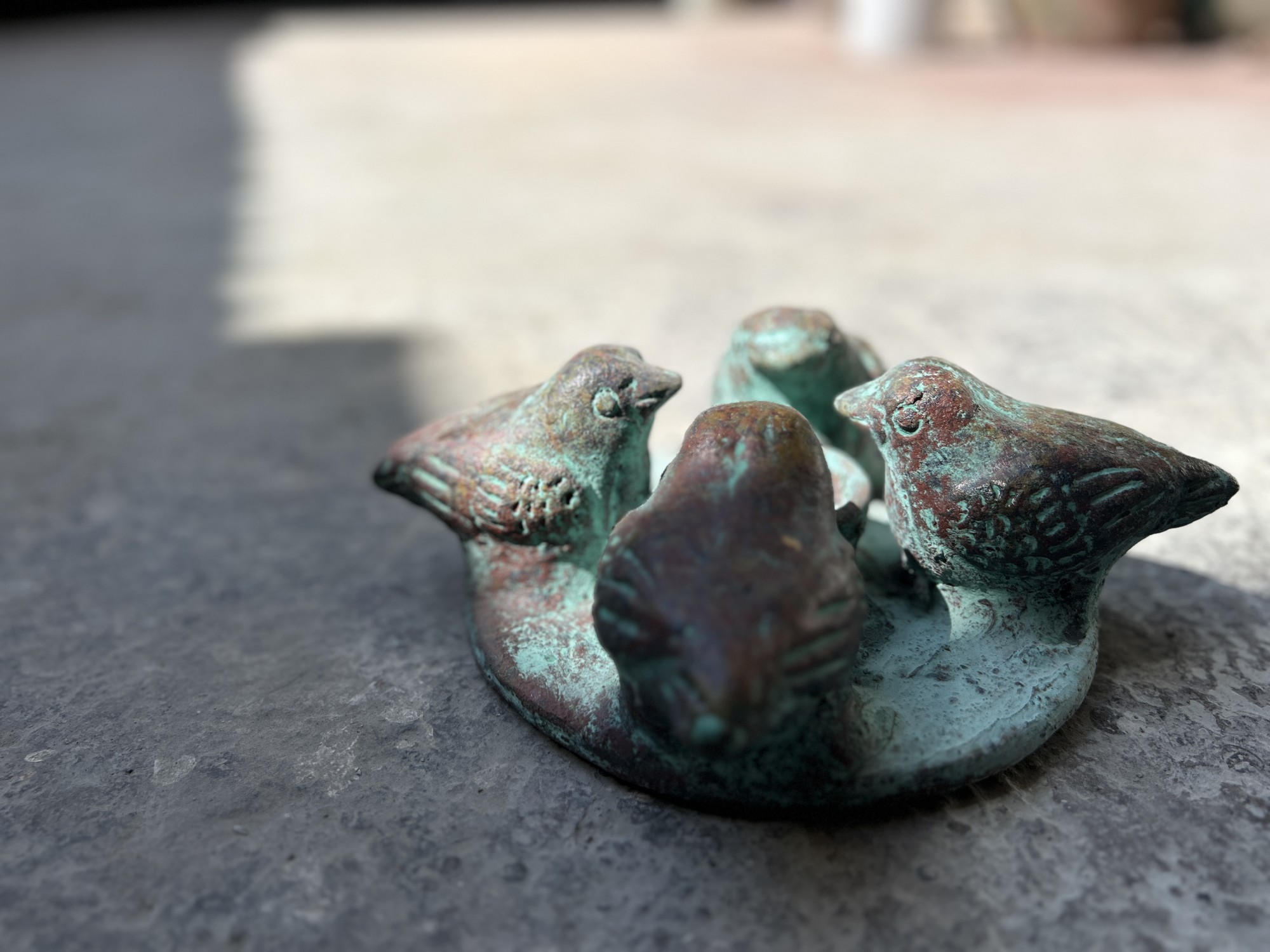 Gefäß '4 Vögel' aus Terrakotta, braun, grün, Ø 30 cm, H 10 cm
