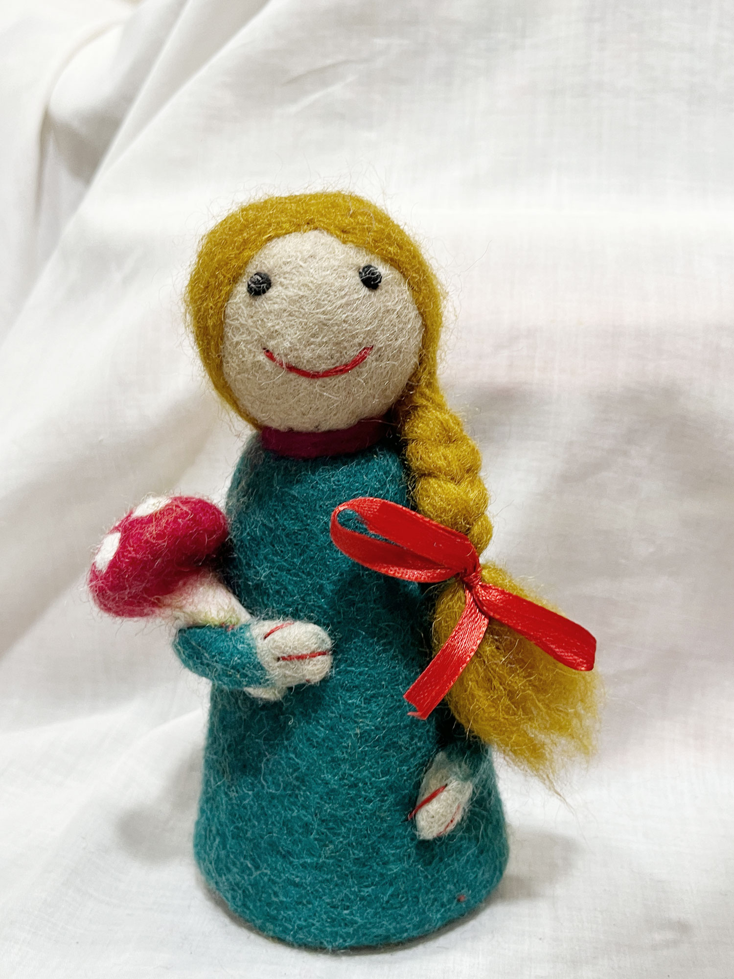 Eierwärmer 'Girl', grün, Ø 8 cm, H 18 cm