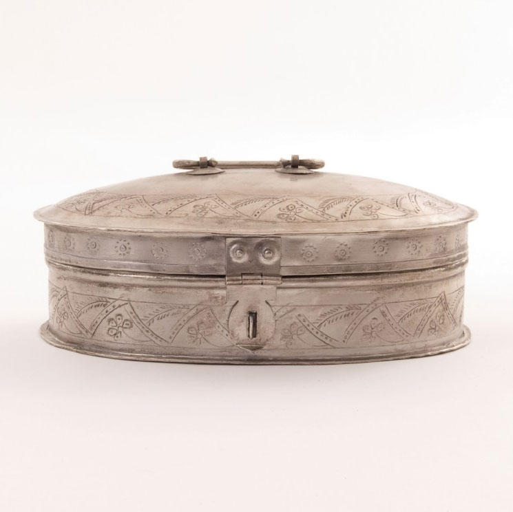 Metallschatulle oval, vernickelt, silber, L 16 cm, B 23 cm, H 8 cm