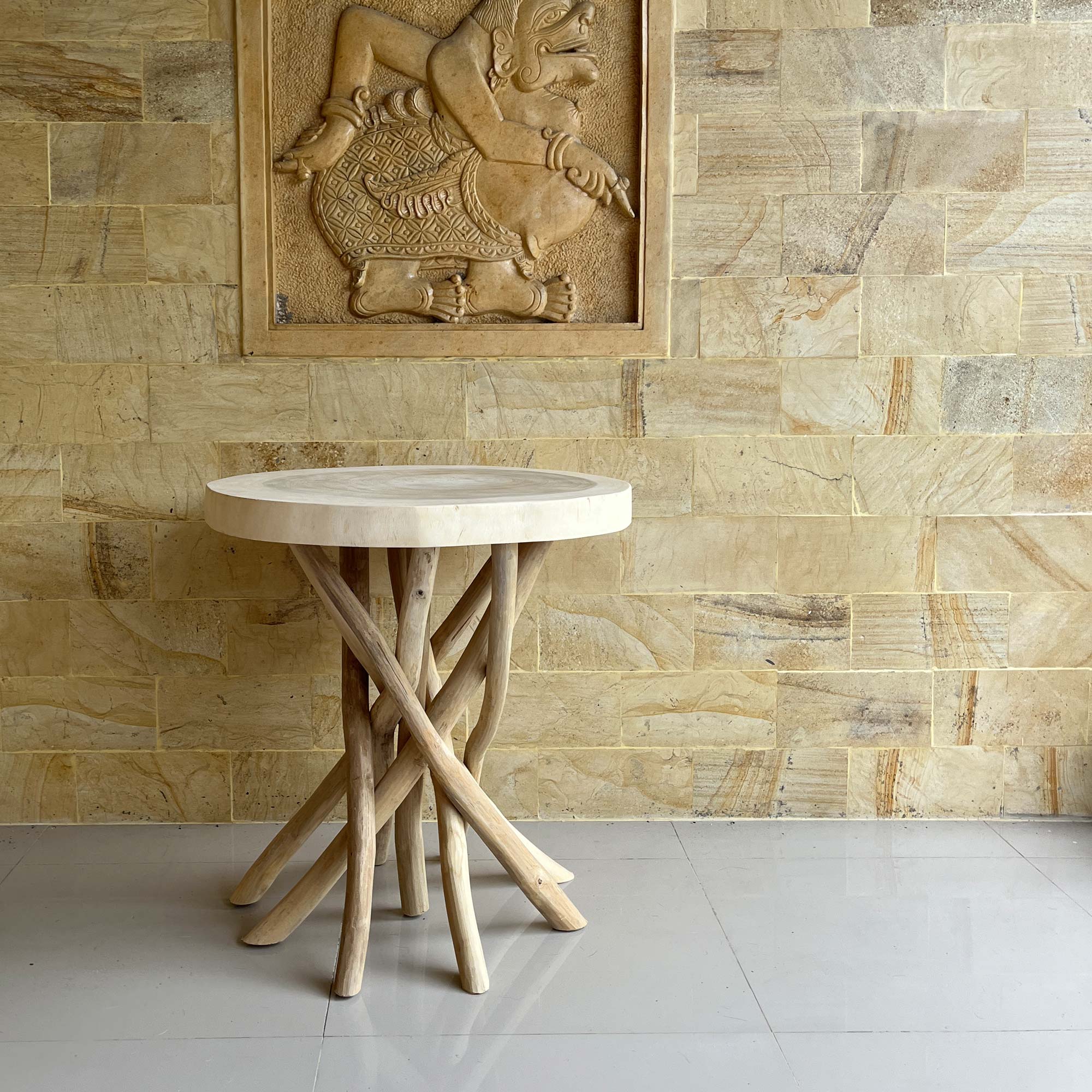 Kaffeetisch 'Stral', Suarholz, Ø 60-70 cm, H 70 cm