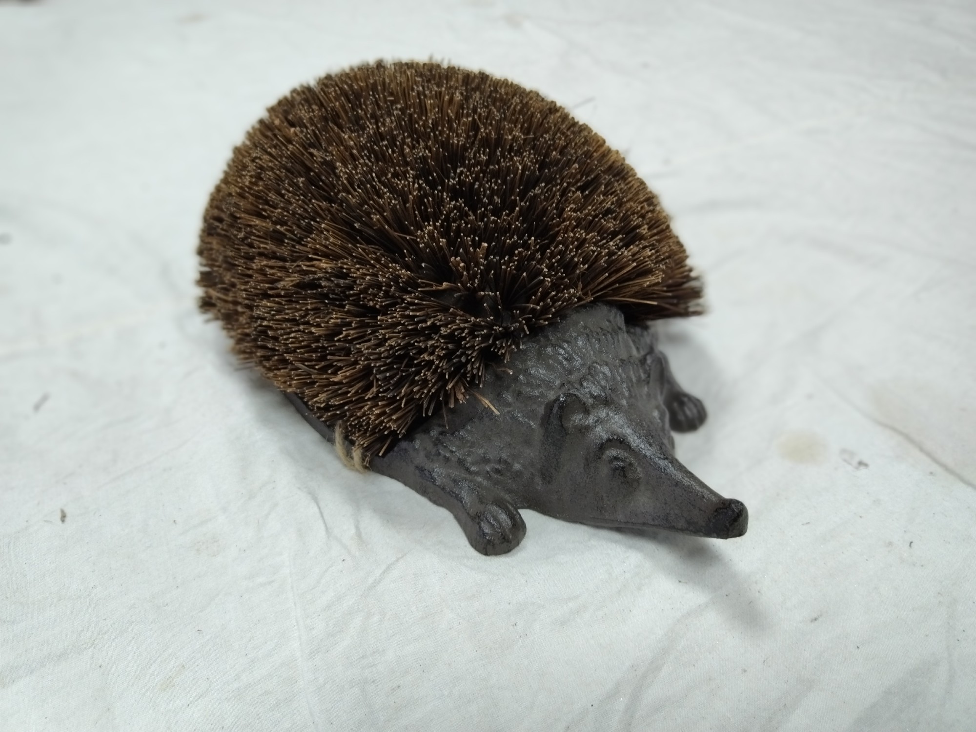 Stiefelbürste 'Igel', aus Gusseisen, B 29 cm, L 19 cm, H 9,5 cm