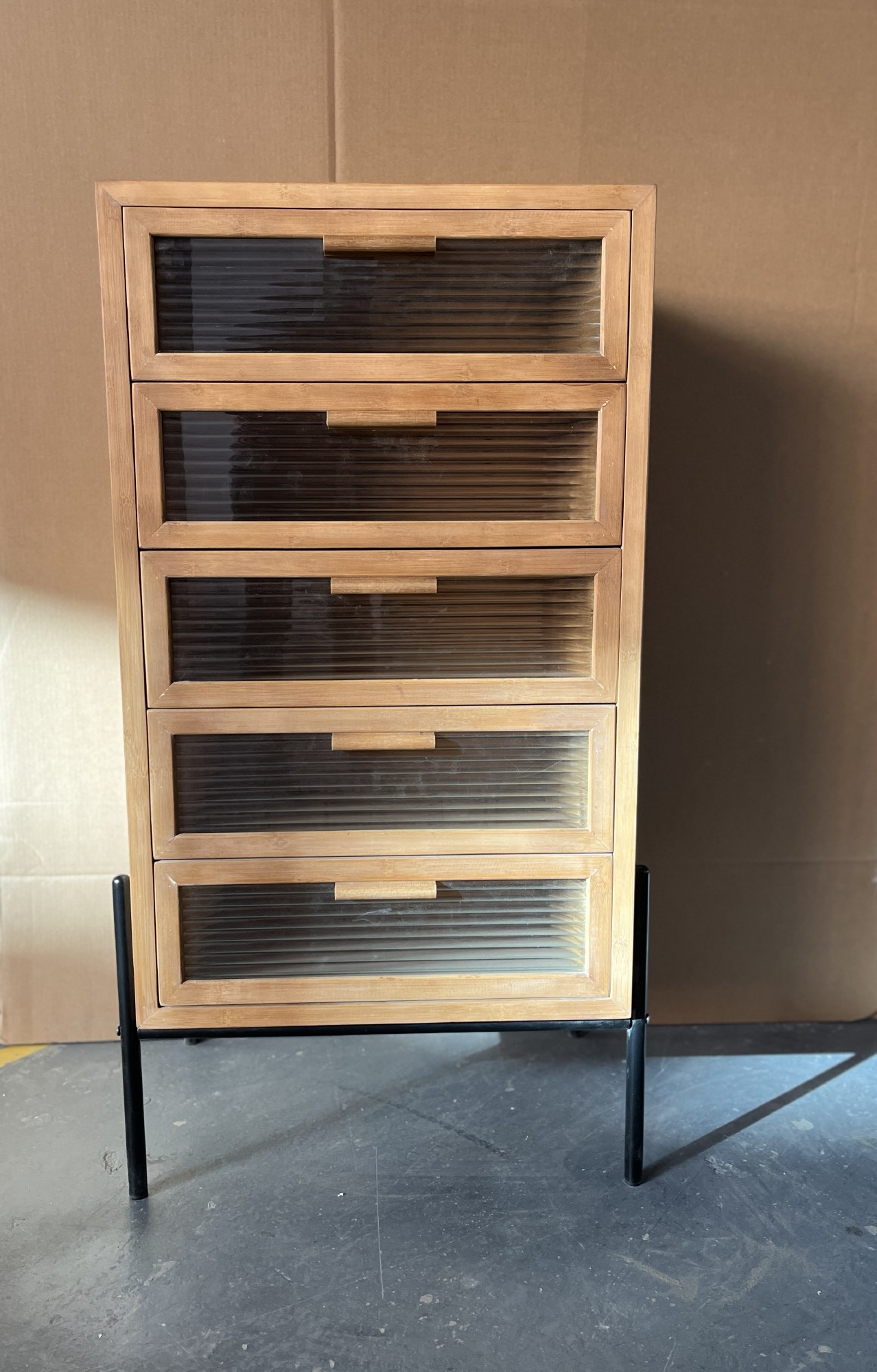 Kommode 'Sulin', Bambus und Glas, H 100 cm, B 50 cm, L 38 cm