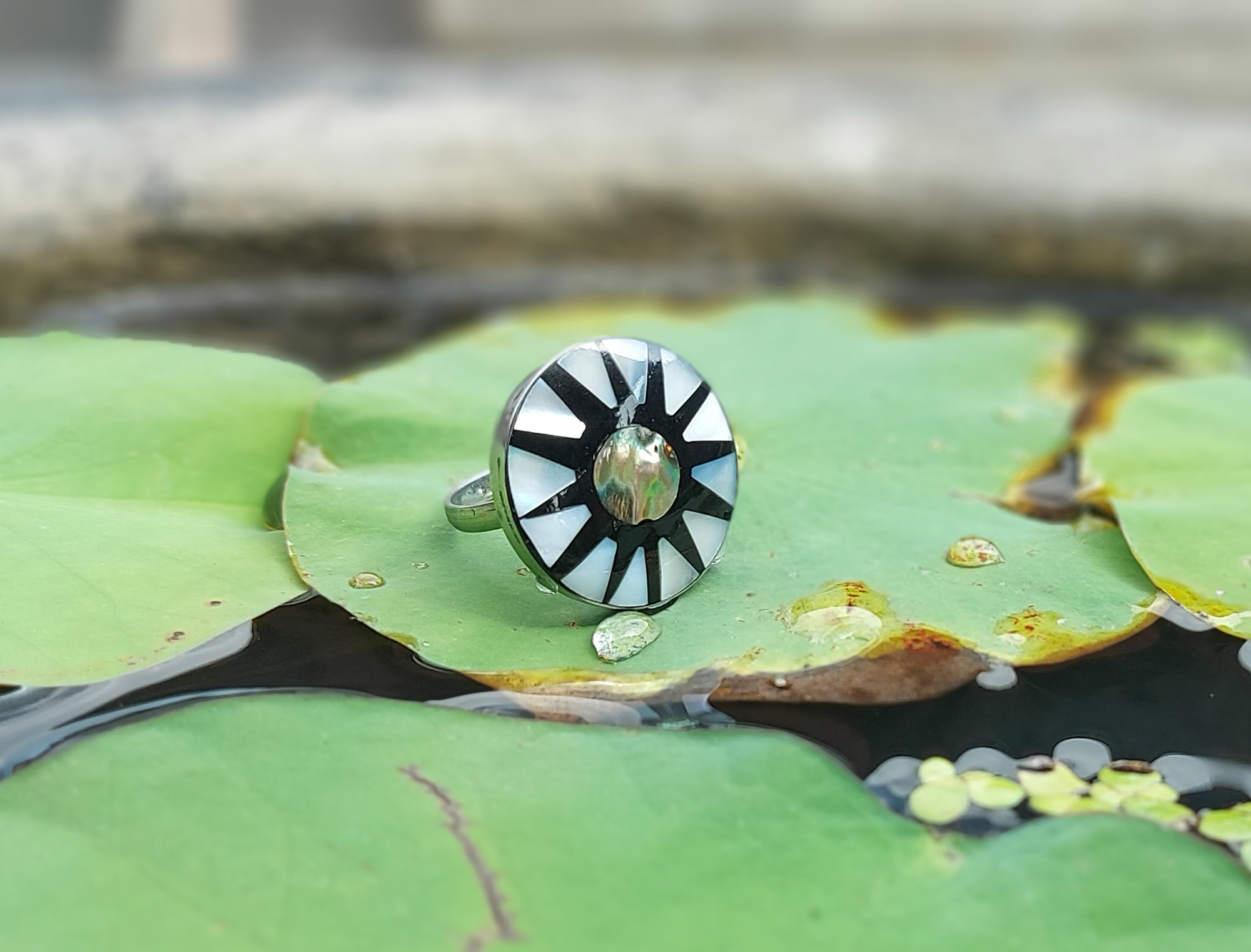 Muschelring 'Black Star', schwarz, perlmutt, Ø 2,5 cm