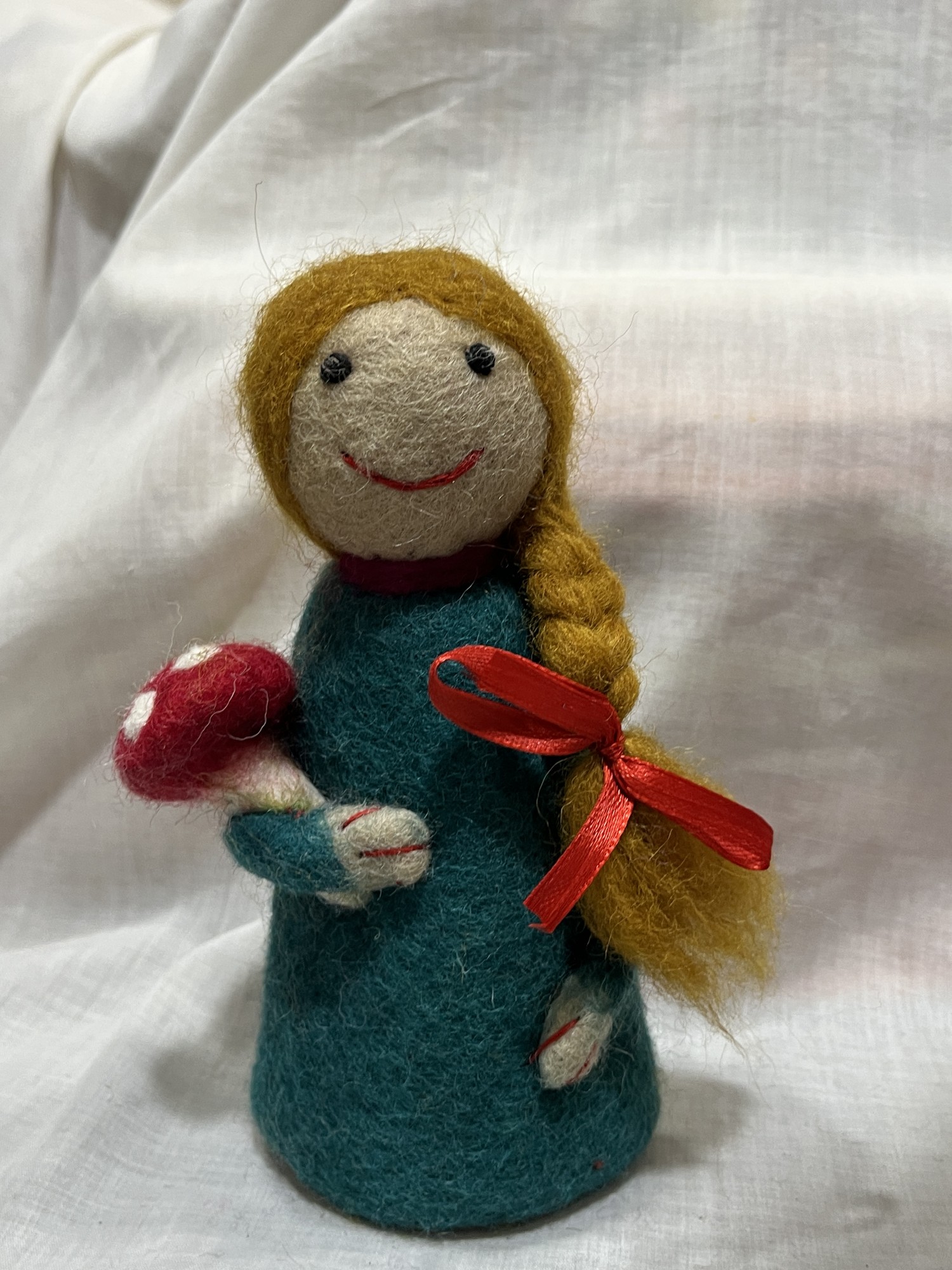 Eierwärmer 'Girl', grün, Ø 8 cm, H 18 cm