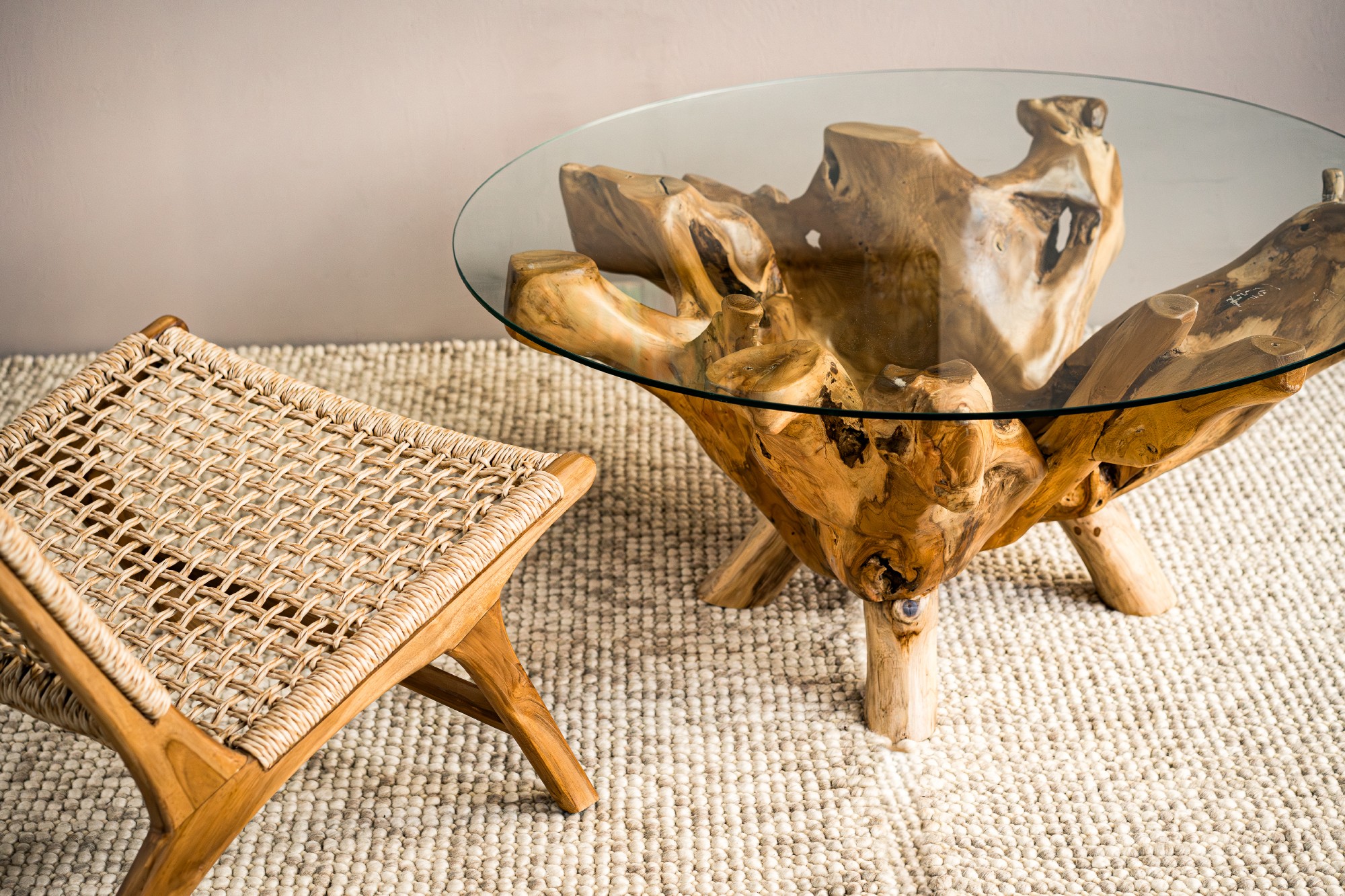 Wurzelholz-Couchtisch 'Krebong', mit Glasplatte, Ø 110 cm, H 50 cm