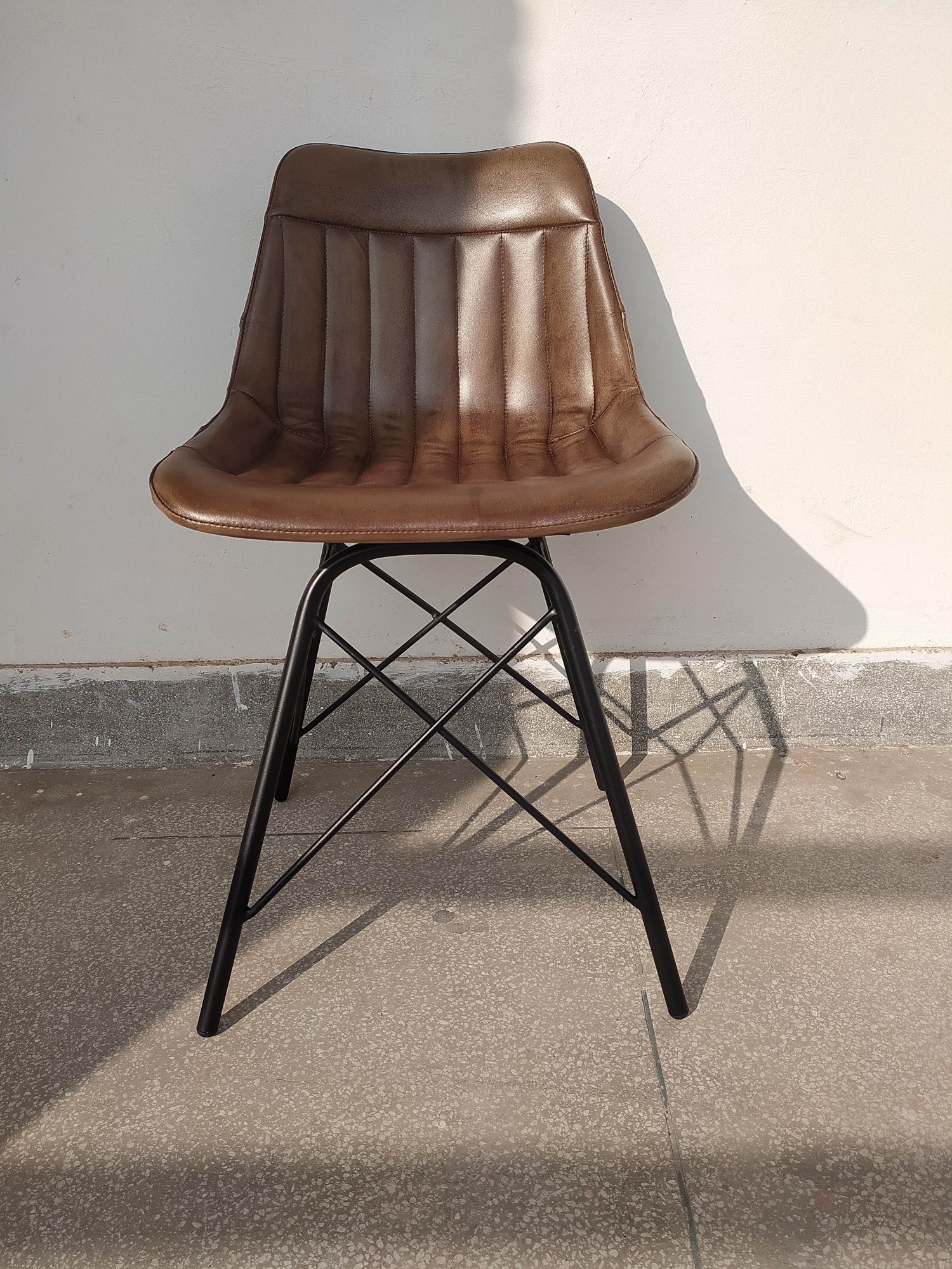 Lederstuhl 'Assange', braun, schwarz, B 46 cm, L 61 cm, H 78 cm