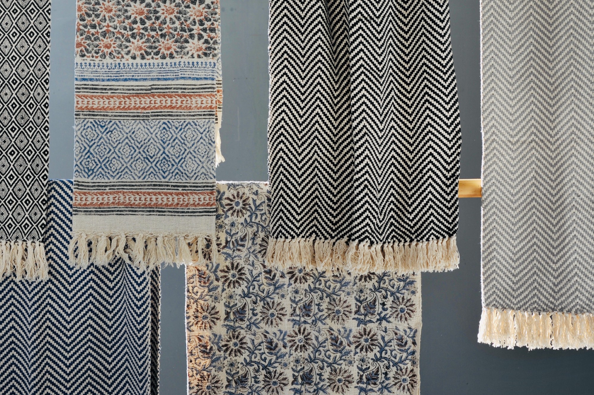 Throw 'Kaneti', blau, weiß, T 128 cm, B 180 cm