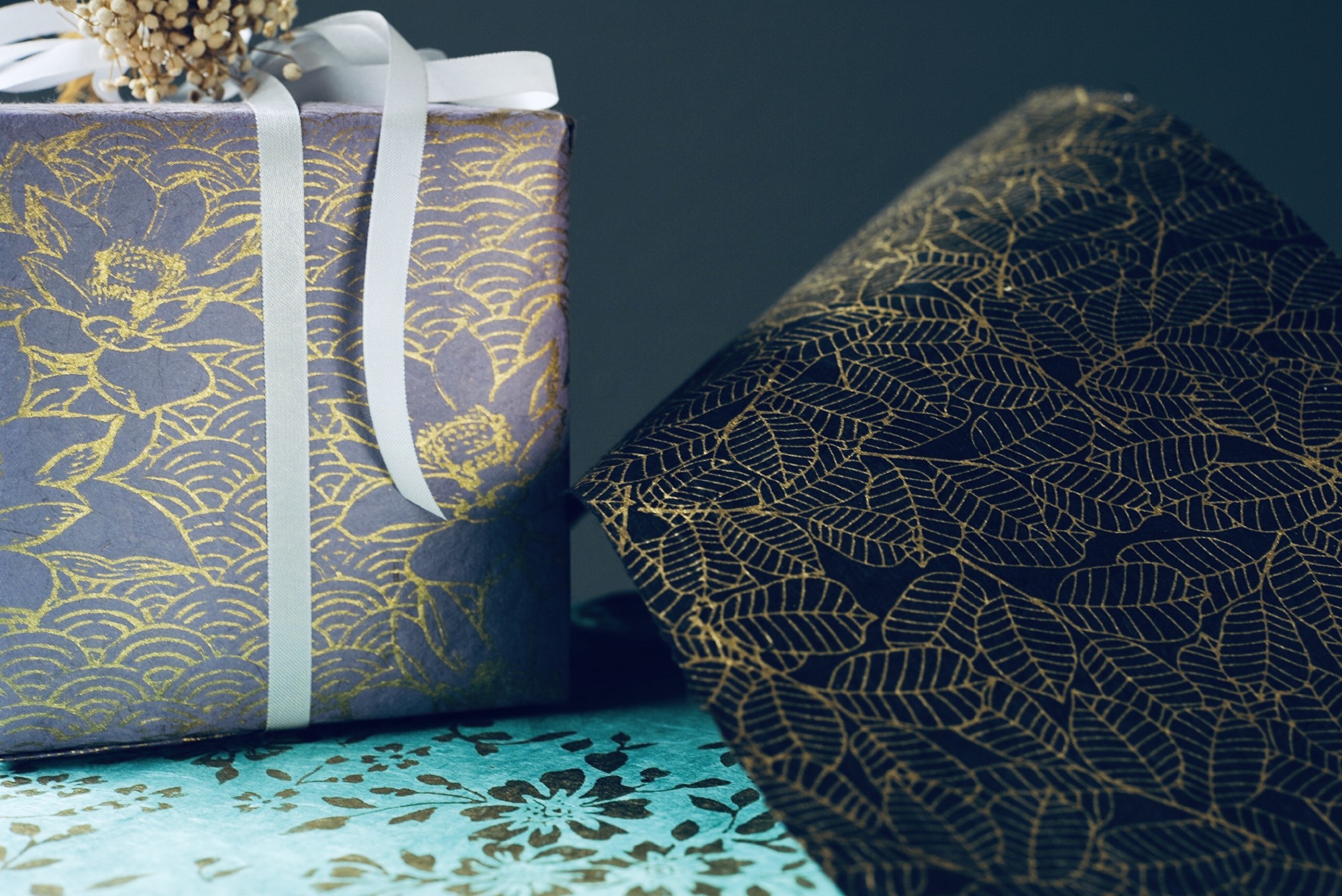 Geschenkpapier 'Golden Leaves', handgeschöpft, L 76 cm, B 50 cm