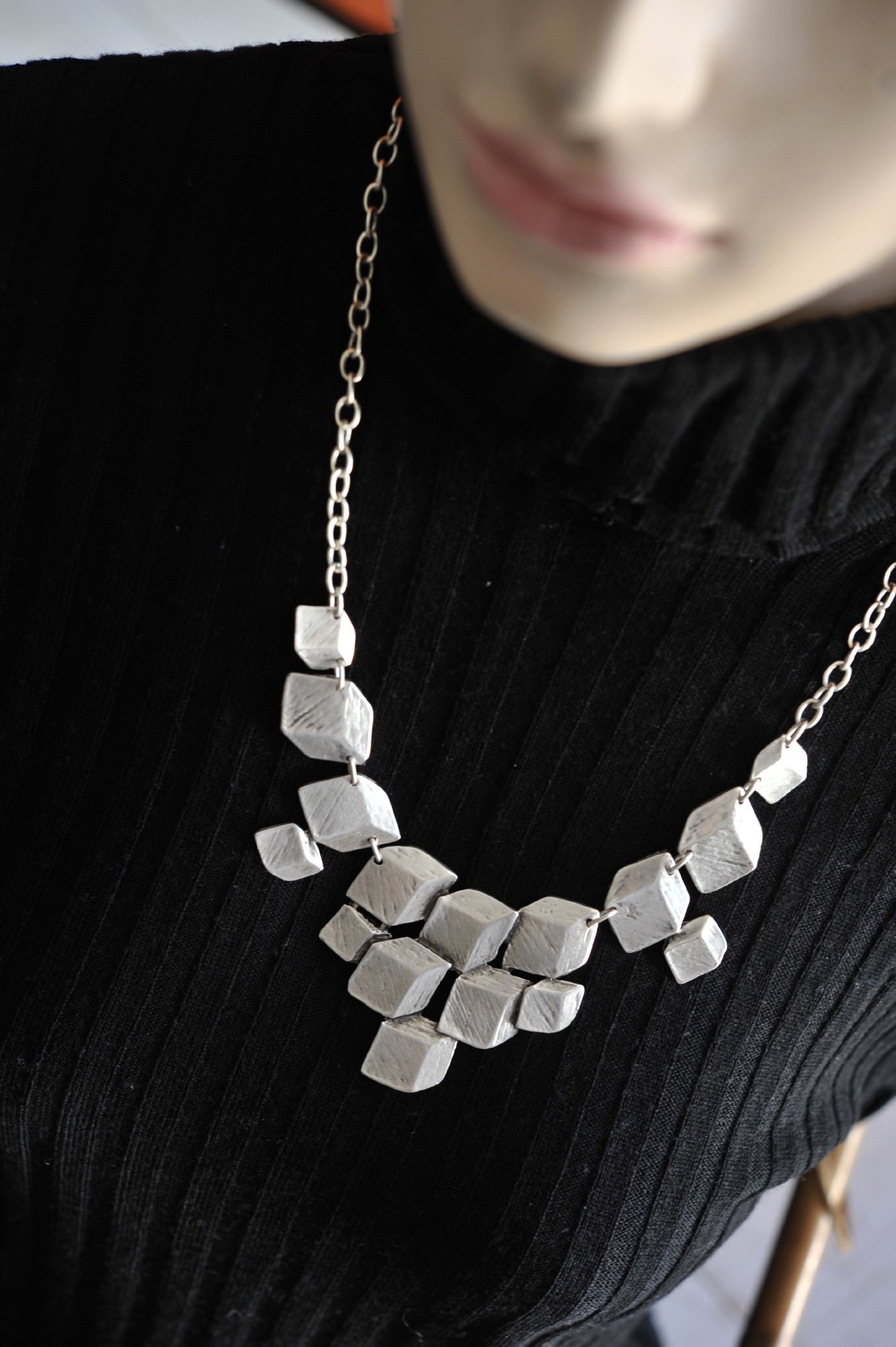 Collier 'Würfel', Zamak-Legierung, H 7 cm, B 18 cm