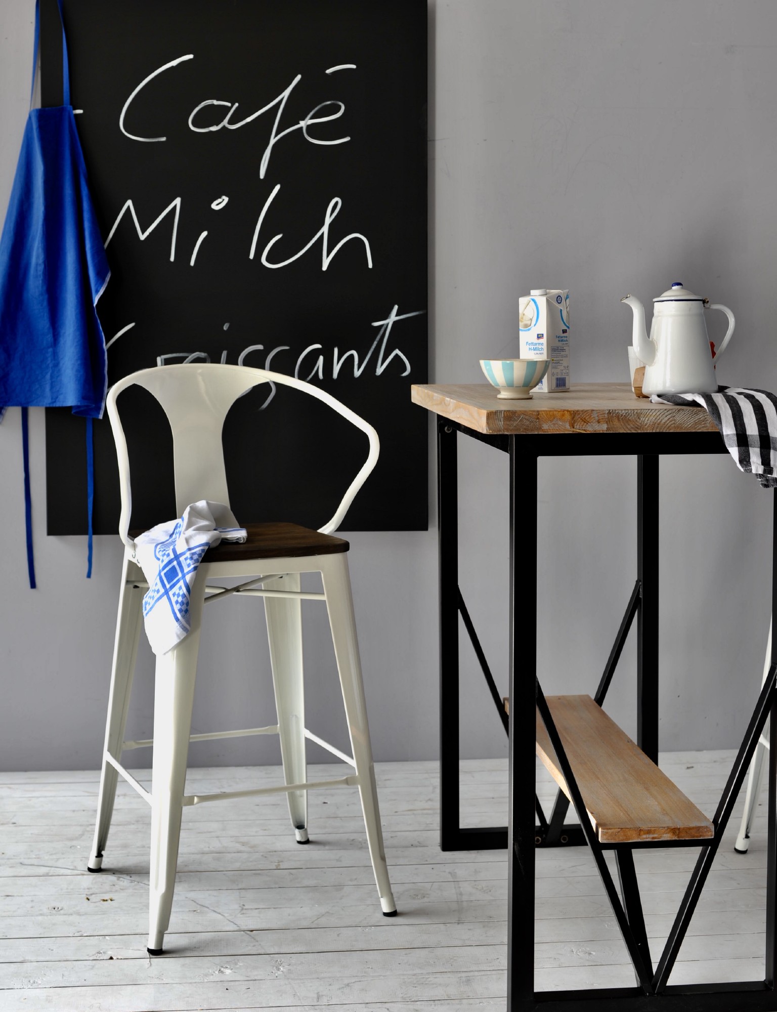 Barstuhl 'Mary' mit Rückenlehne, weiß, dunkelbraun, L 56 cm, B 55 cm, H 111 cm
