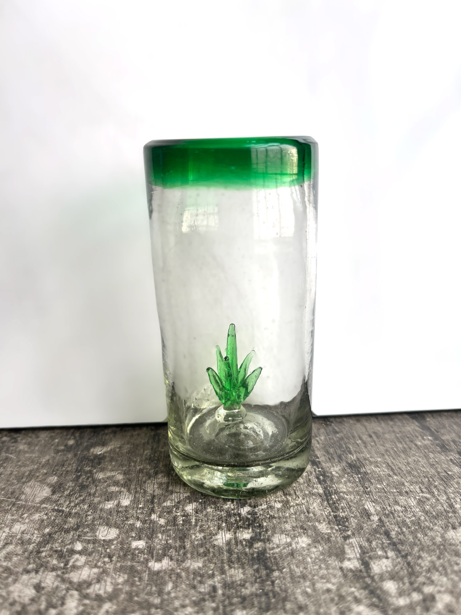 Tequilaglas grün, aus recyceltem Glas, Ø 4 cm, H 9 cm