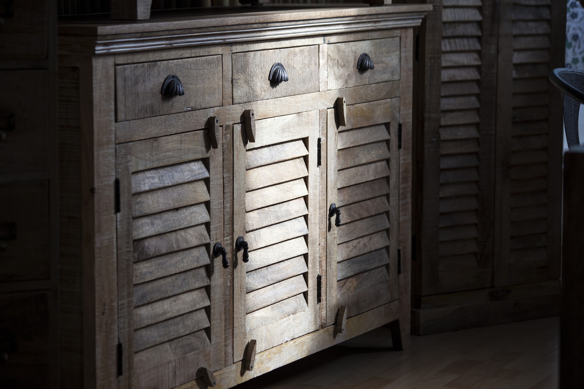 Sideboard 'Shutter', aus massivem Mangoholz, B 160 cm, H 90 cm, L 45 cm