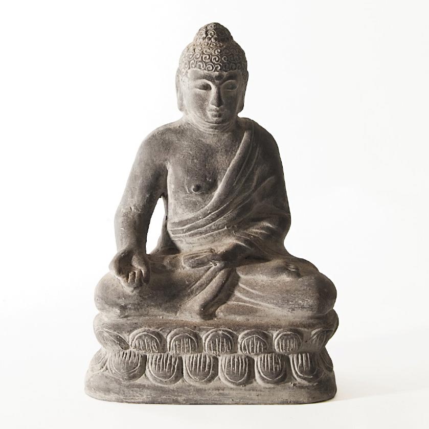 Sitzender Buddha aus Ton, grau, L 10 cm, B 15 cm, H 22 cm
