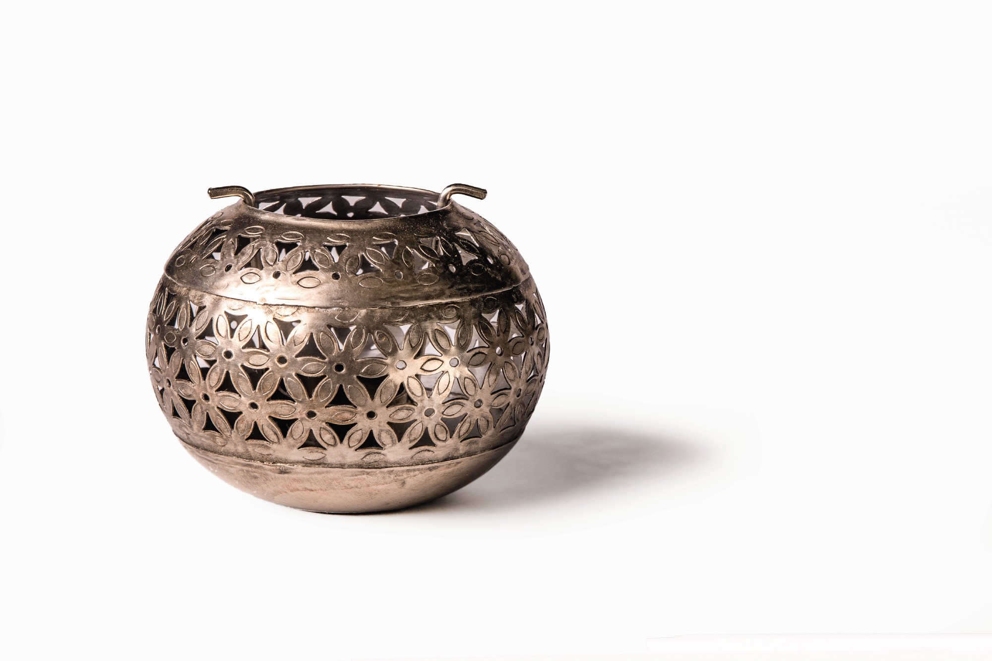 Teelichthalter 'Blumen', silber, Ø 20 cm, H 15 cm