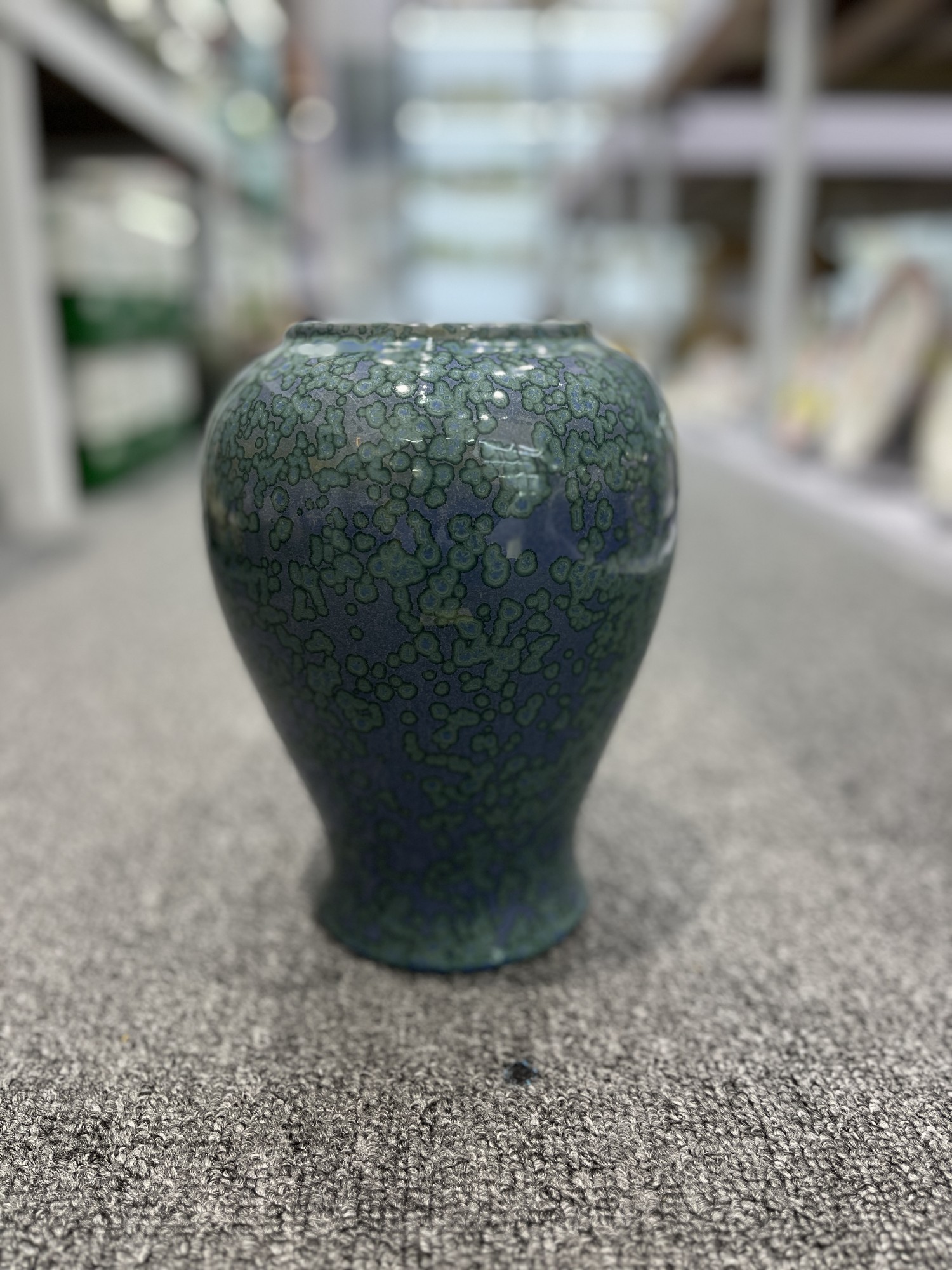 Porzellanvase 'Lafique', blaugrün, B 17 cm, T 15,5 cm, H 22,5 cm