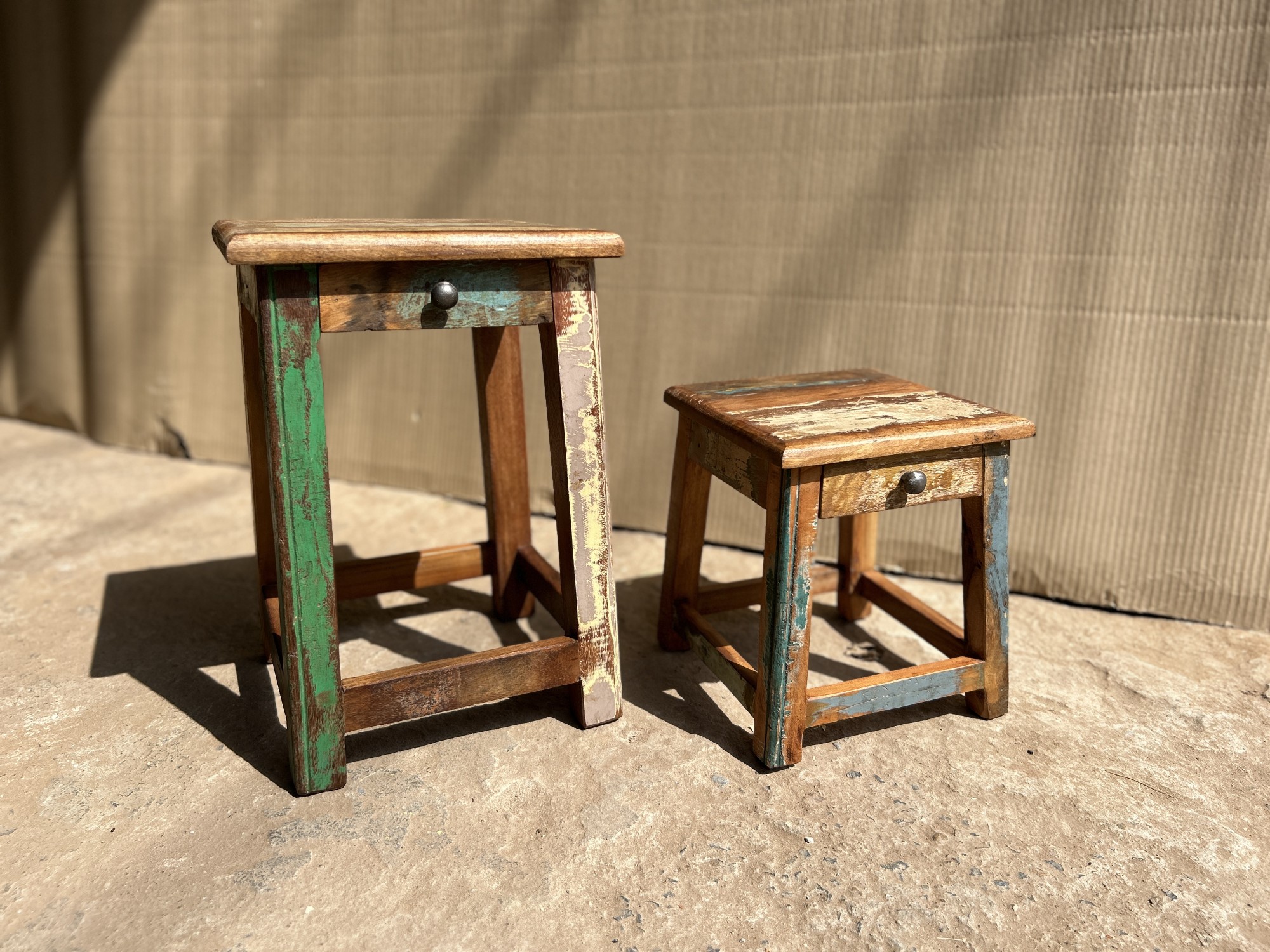 Hocker mit Schublade aus recyceltem Holz, natur / vintage, B 30 cm, T 30 cm, H 45 cm