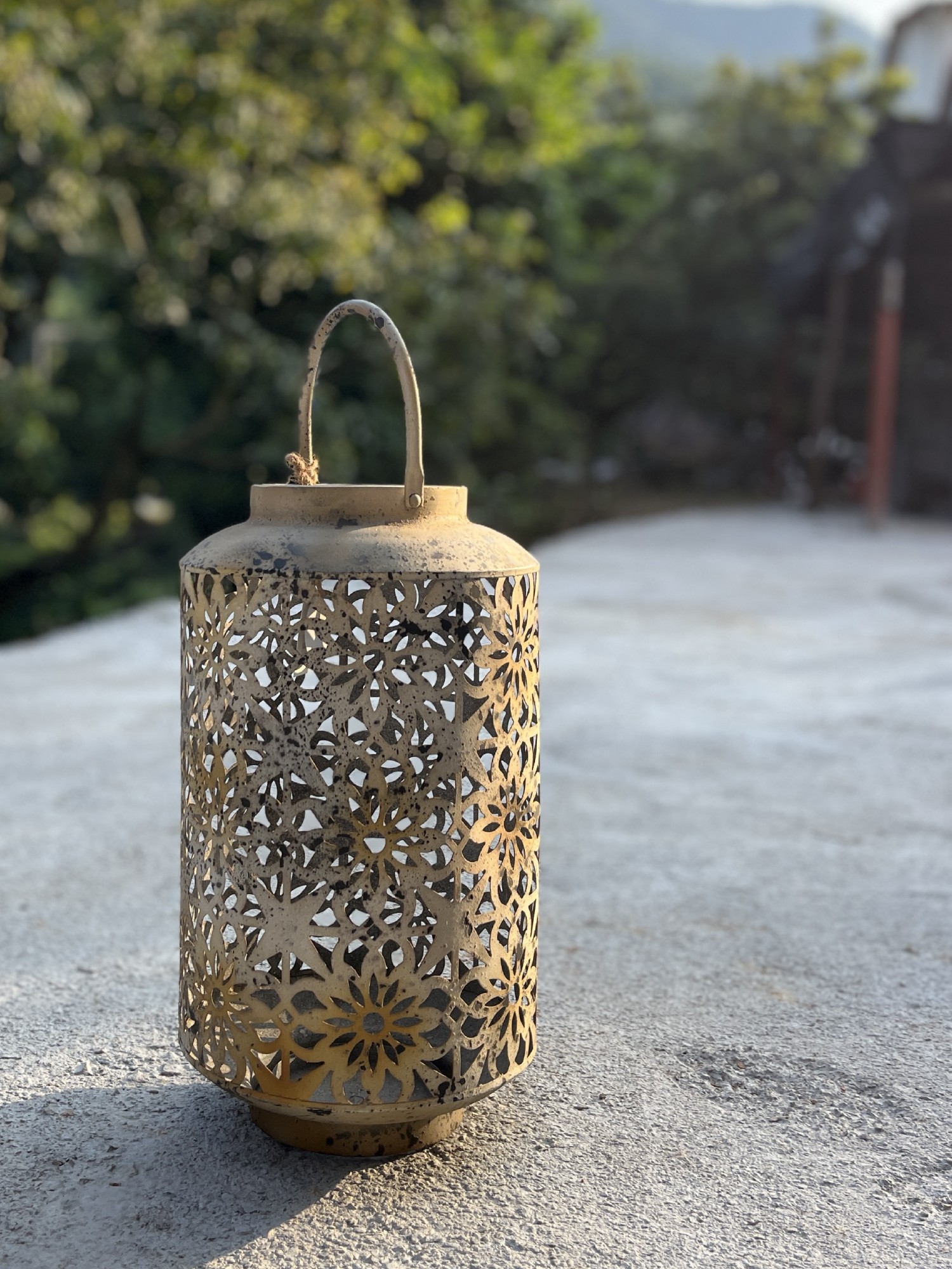 Laterne antikweiß L, Ø 22 cm, H 39 cm