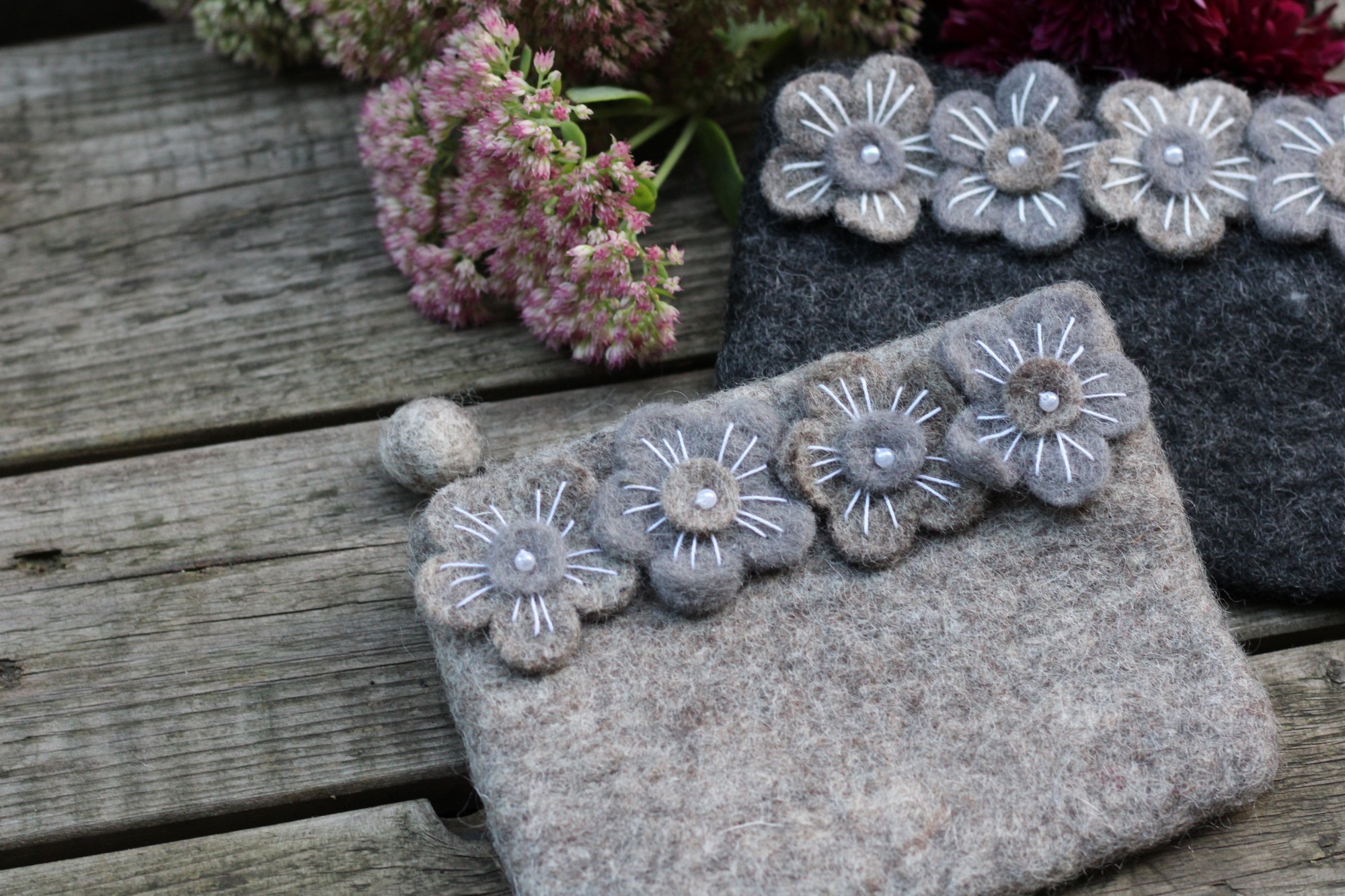 Filz-Etui '4 Blumen', hellgrau, B 16 cm, H 10 cm