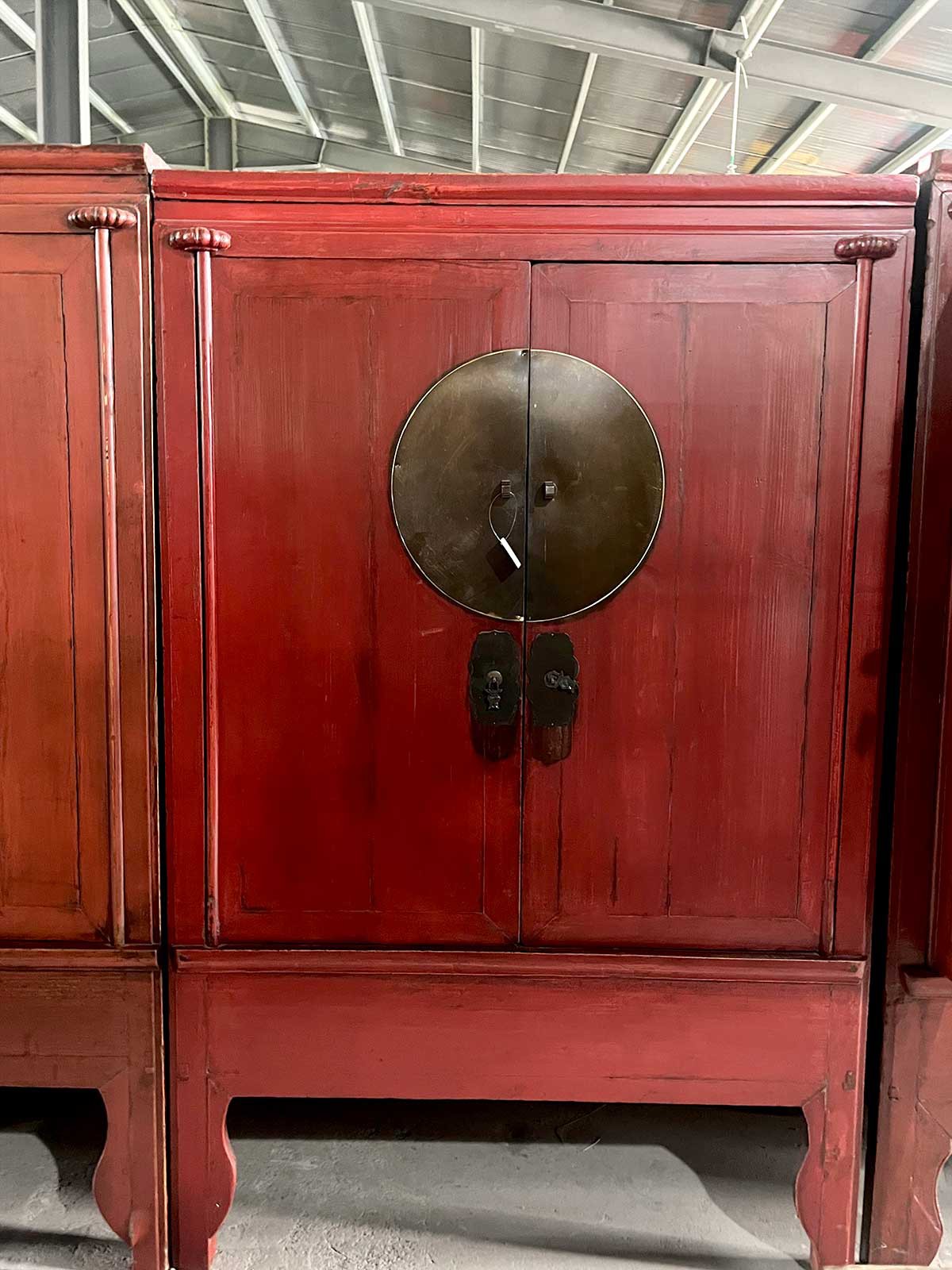Einzelstück chinesischer Schrank, B 110 cm, T 53 cm, H 171 cm