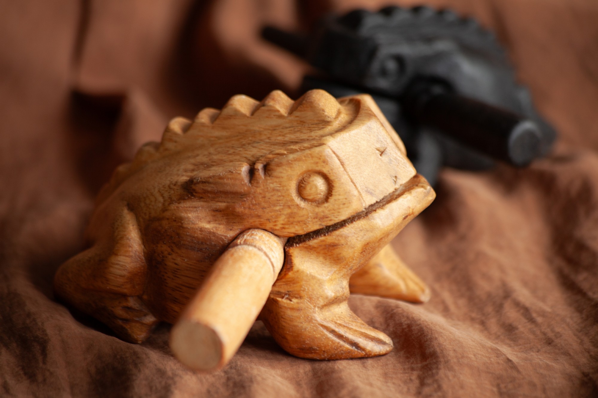 Klangfrosch, aus Regenbaumholz, natur, B 13 cm, T 8 cm, H 8 cm