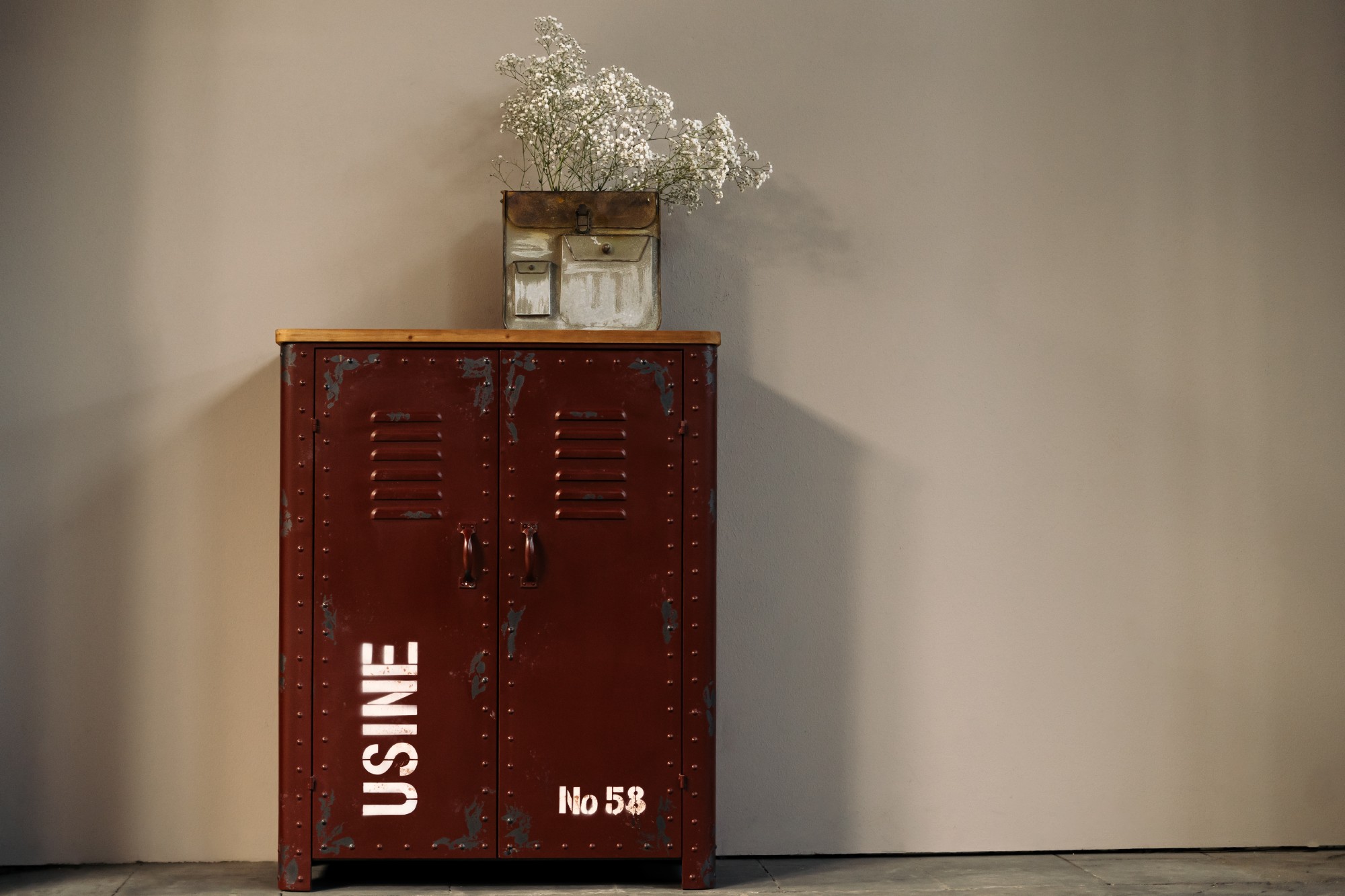 Kommode 'Tucker', rot, H 102 cm, B 84 cm, L 35 cm