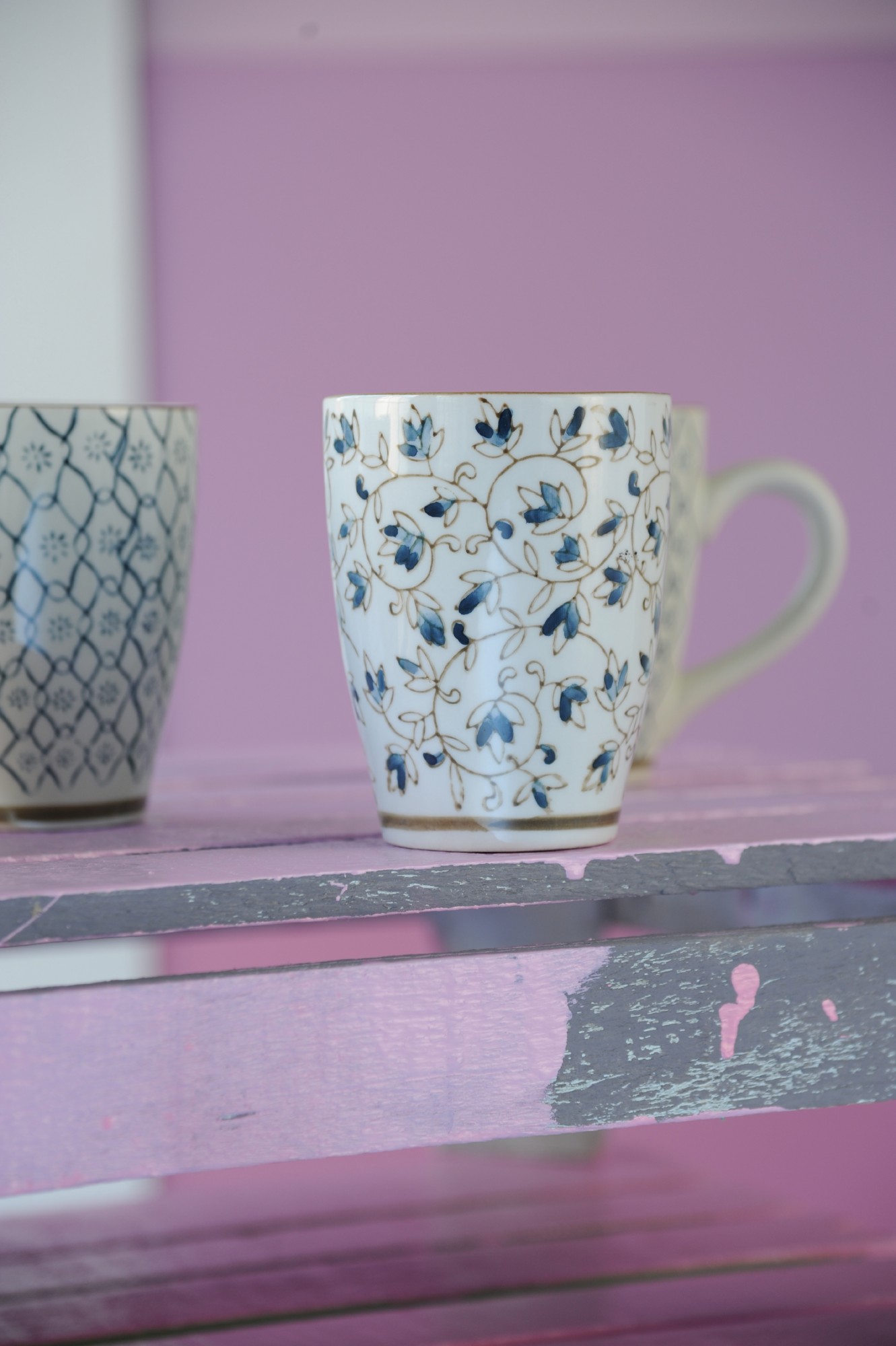 Tasse Gordes 'Ranke', weiß, blau, H 12 cm, Ø 9,5 cm