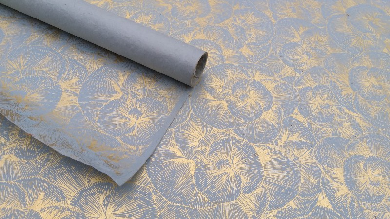 Geschenkpapier floral, hellblau, gold, L 76 cm, B 51 cm