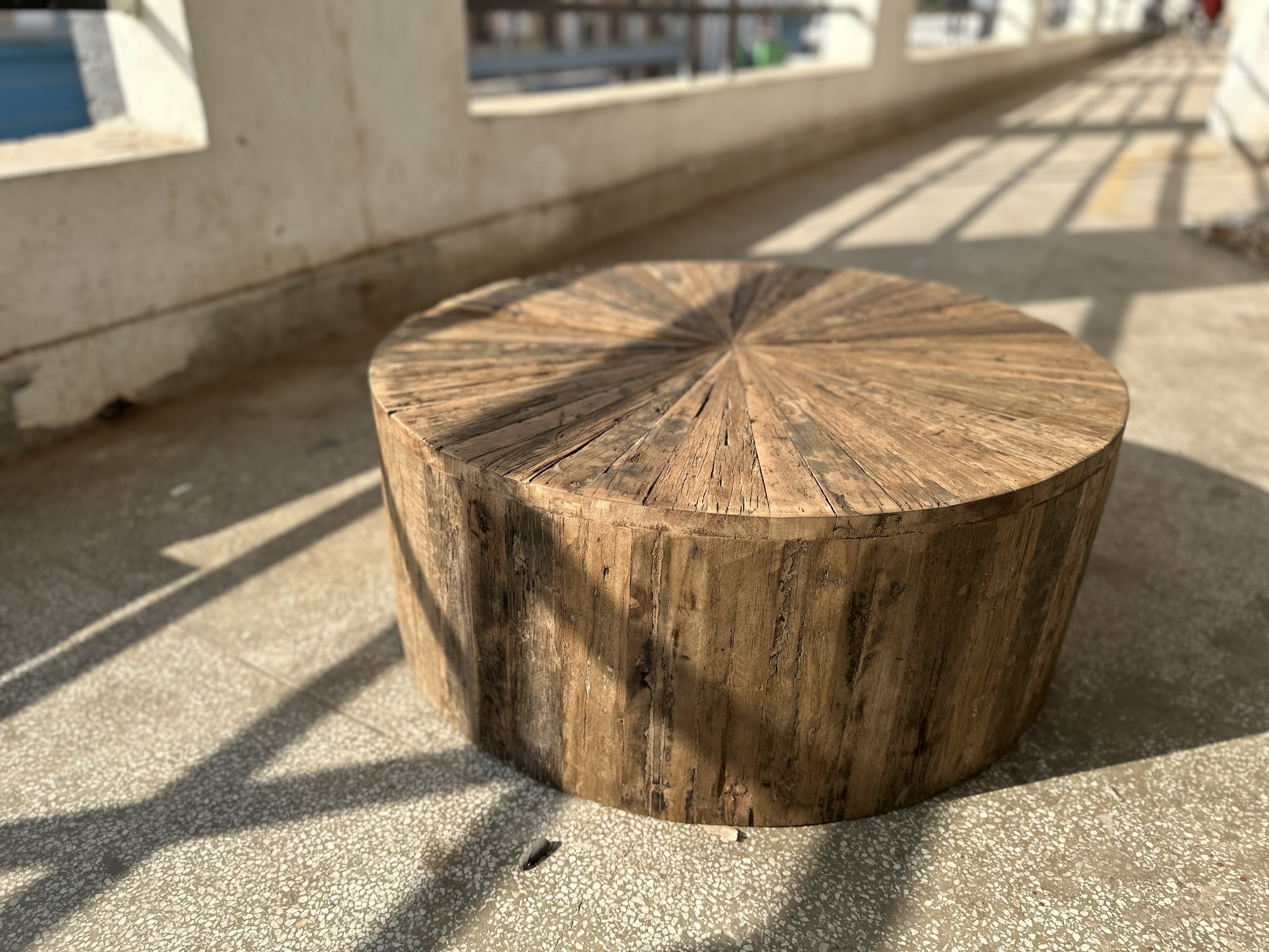 Couchtisch 'Timmersen' rund, aus recyceltem Holz, Ø 81 cm, H 33 cm