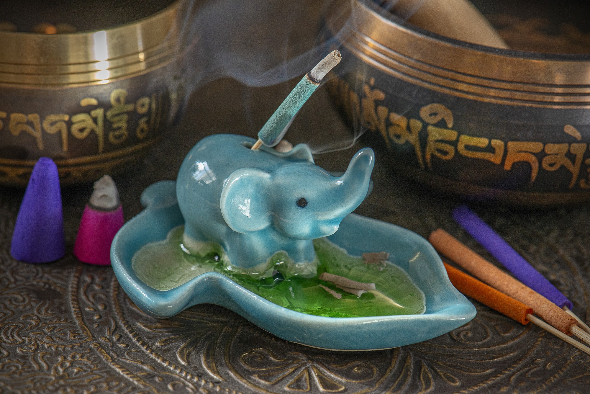 Räucherstäbchenhalter 'Elefant', blau-grün, aus Keramik, B 9 cm, T 8 cm, H 4 cm