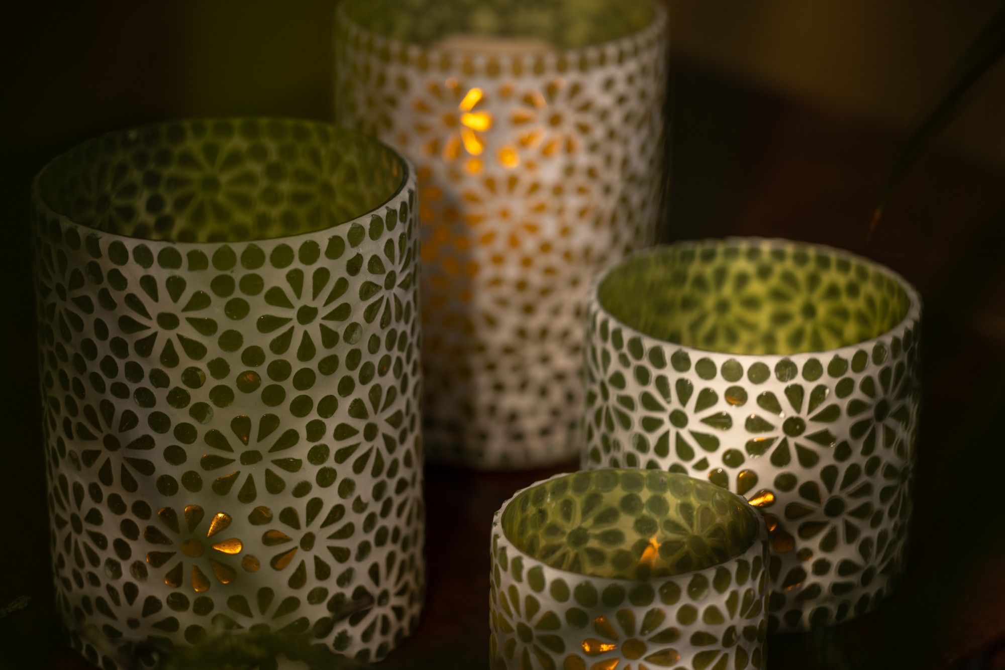 Windlicht 'Blumen-Mosaik', weiß-grün, Ø 10 cm, H 10 cm