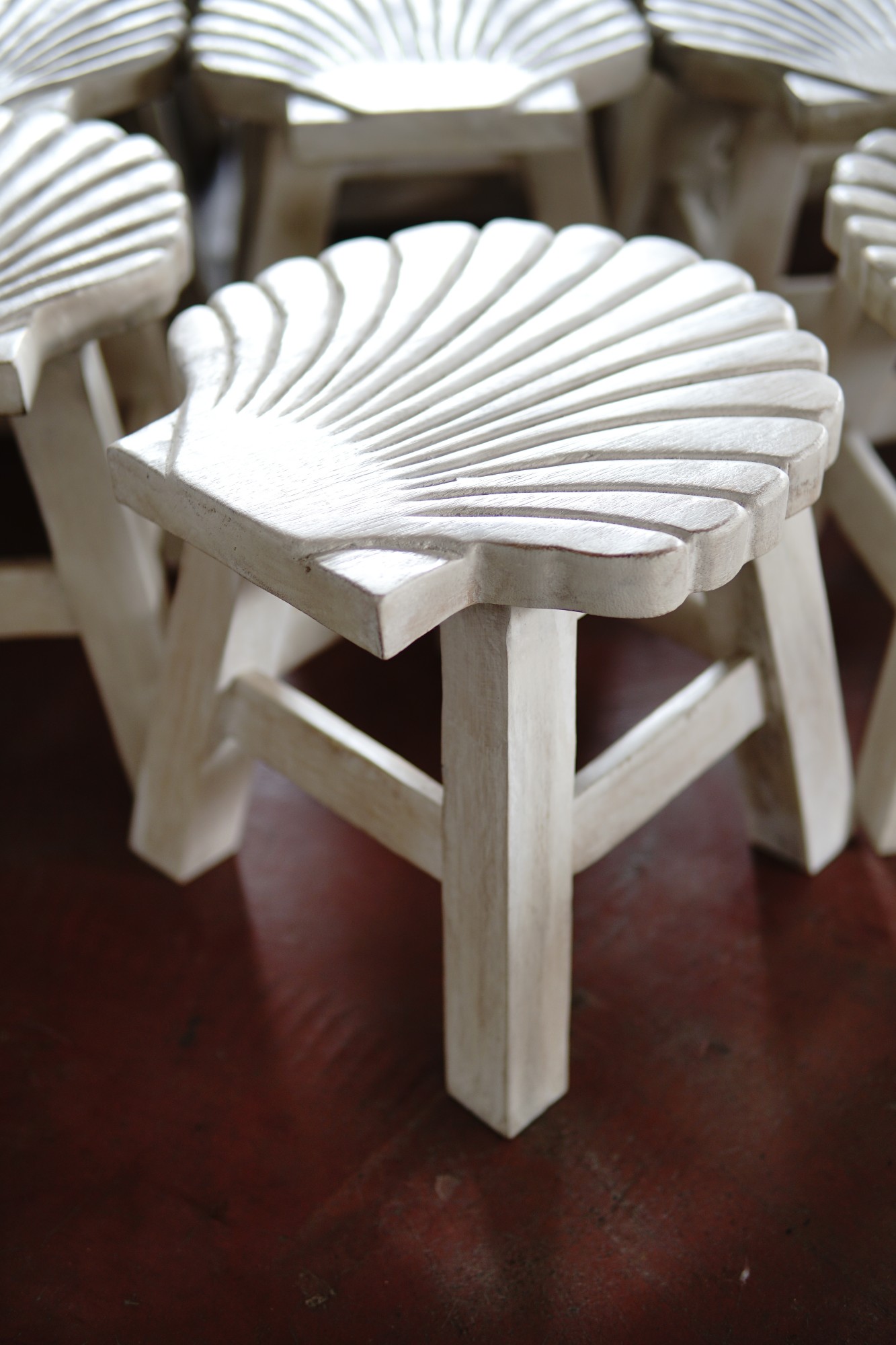 Hocker mit Motiv 'Muschel', weiß gekälkt, Ø 27 cm, H 25 cm
