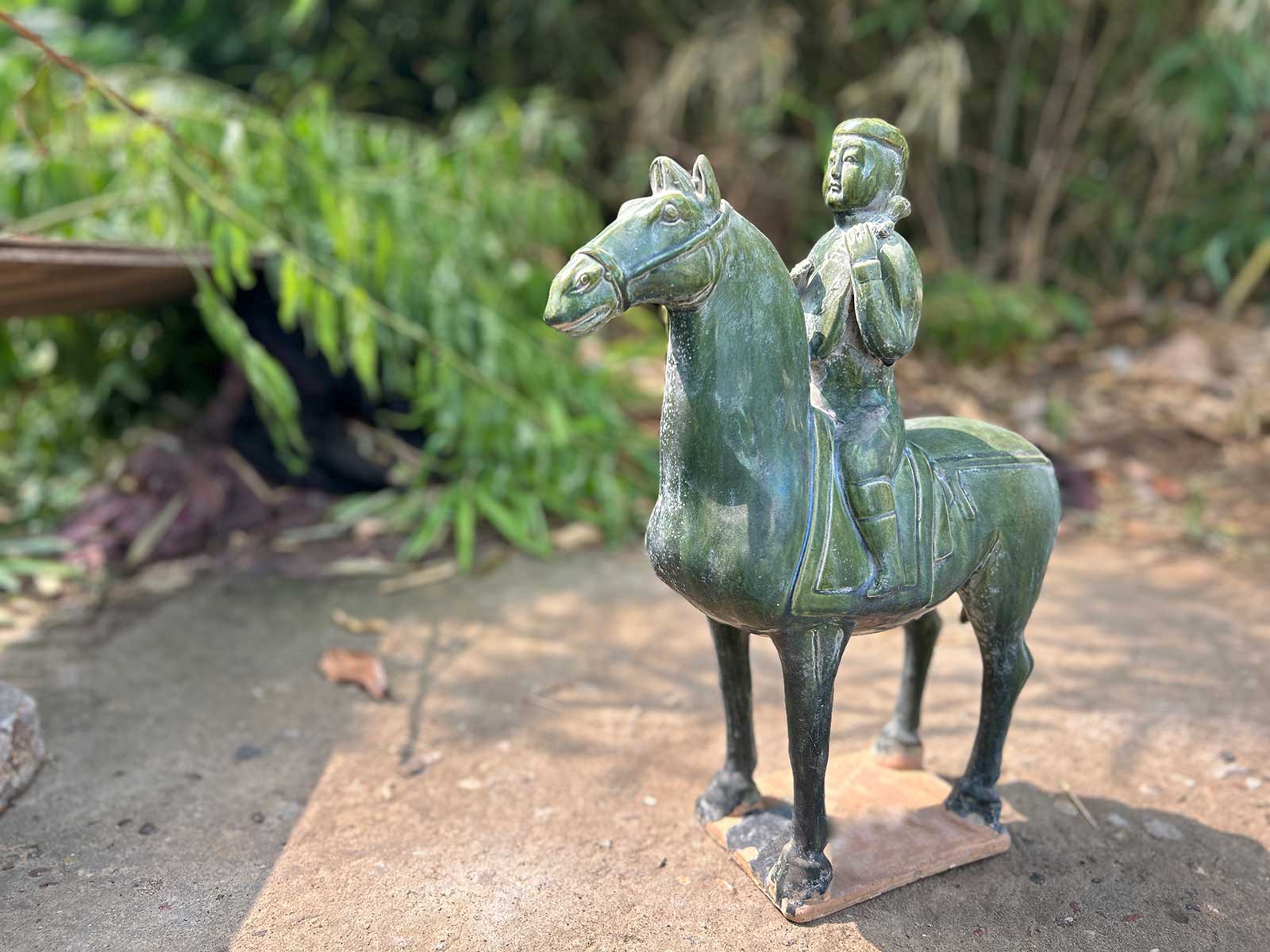 Soldat auf Pferd 'Qi-Königreich', grün, B 40 cm, T 16 cm, H 42 cm