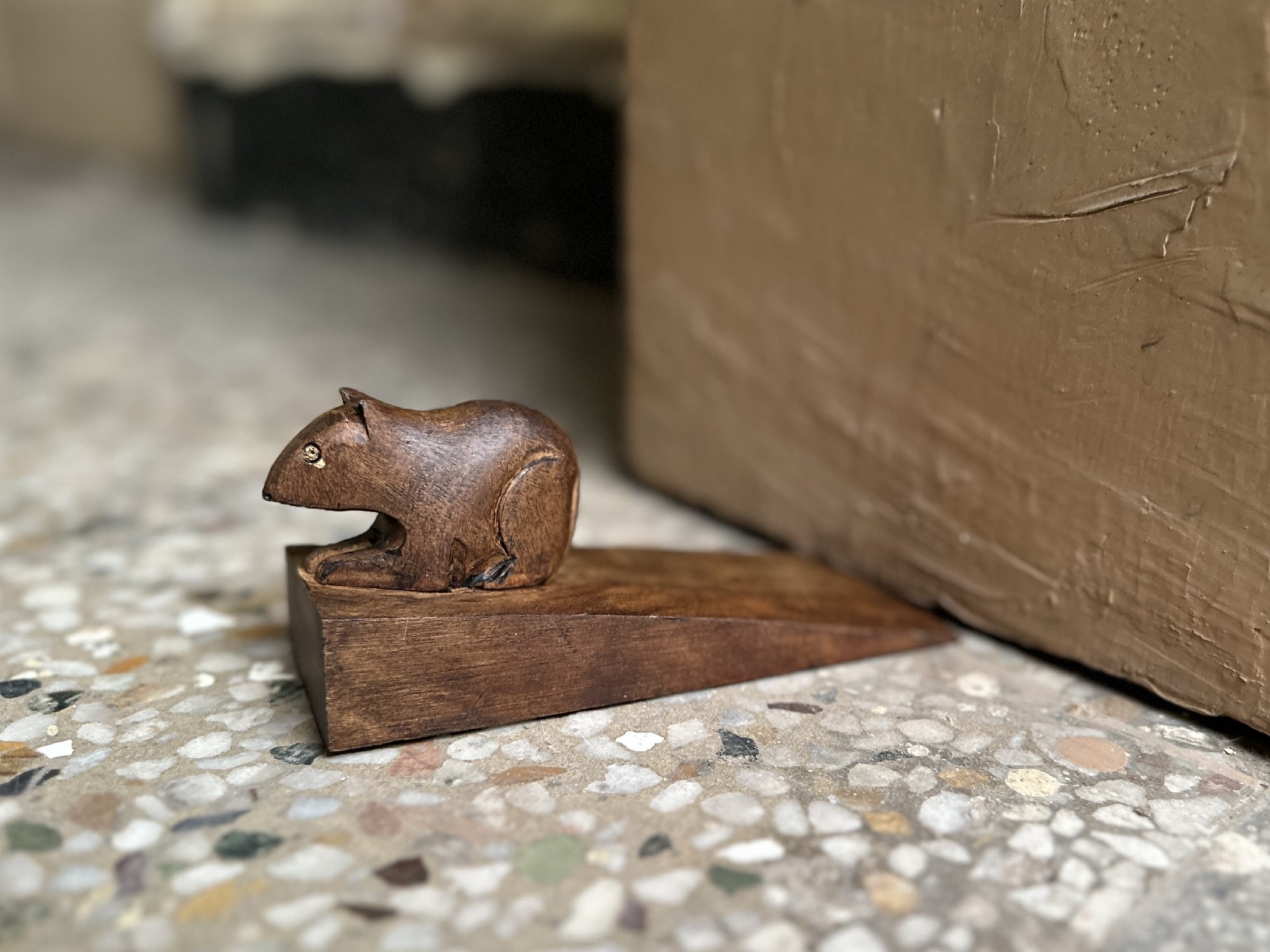 Türstopper 'Maus', braun, aus Mangoholz, B 12 cm, T 5 cm, H 6 cm