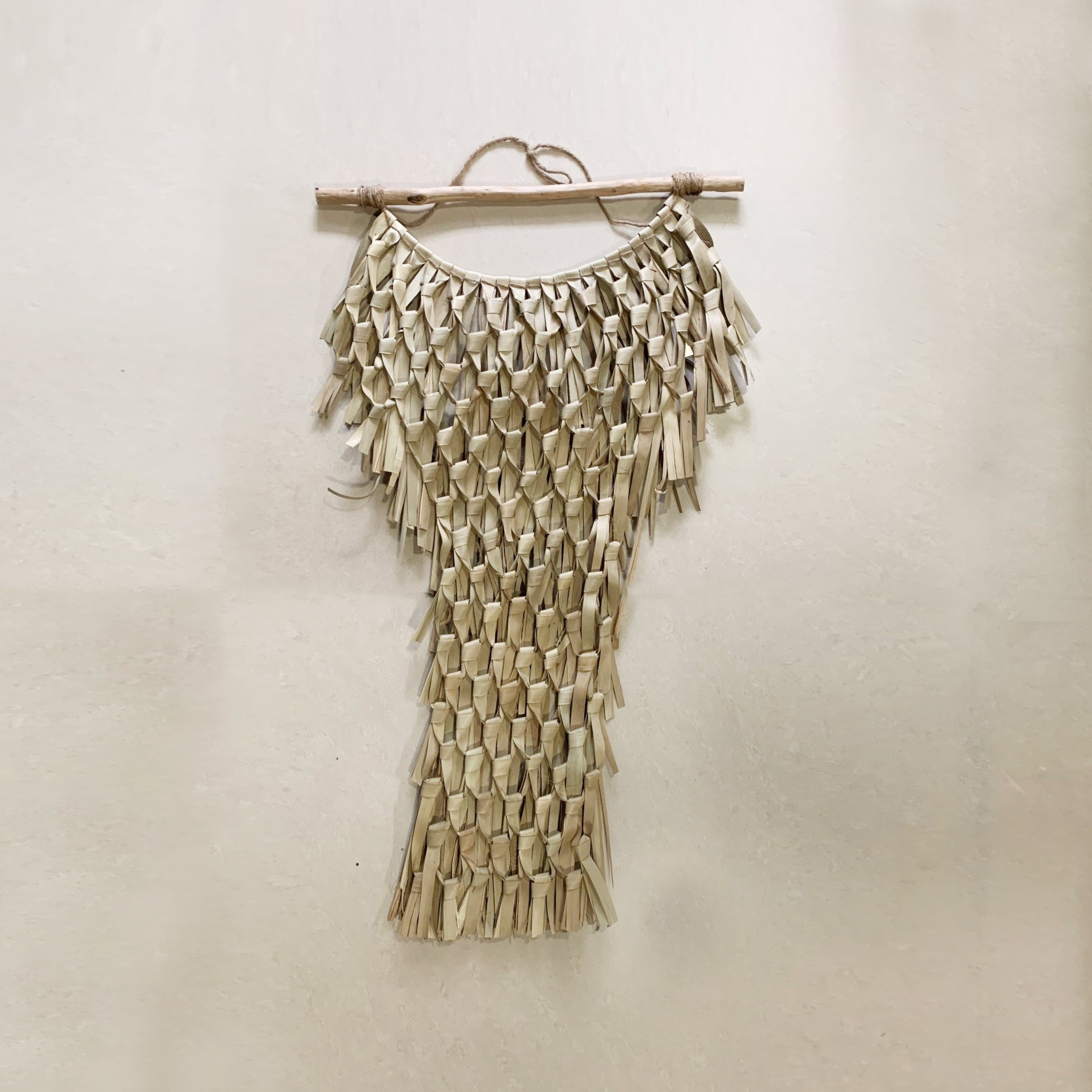 Wandschmuck aus geflochtenen Palmblättern, H 125 cm, B 70 cm