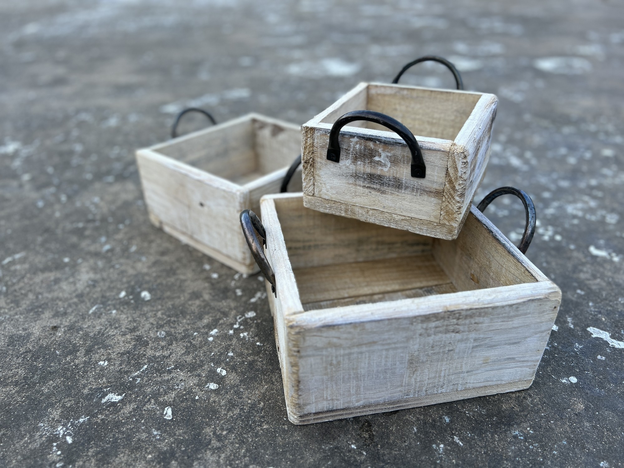 2er-Set Kasten mit Griffen, recyceltes Kiefernholz