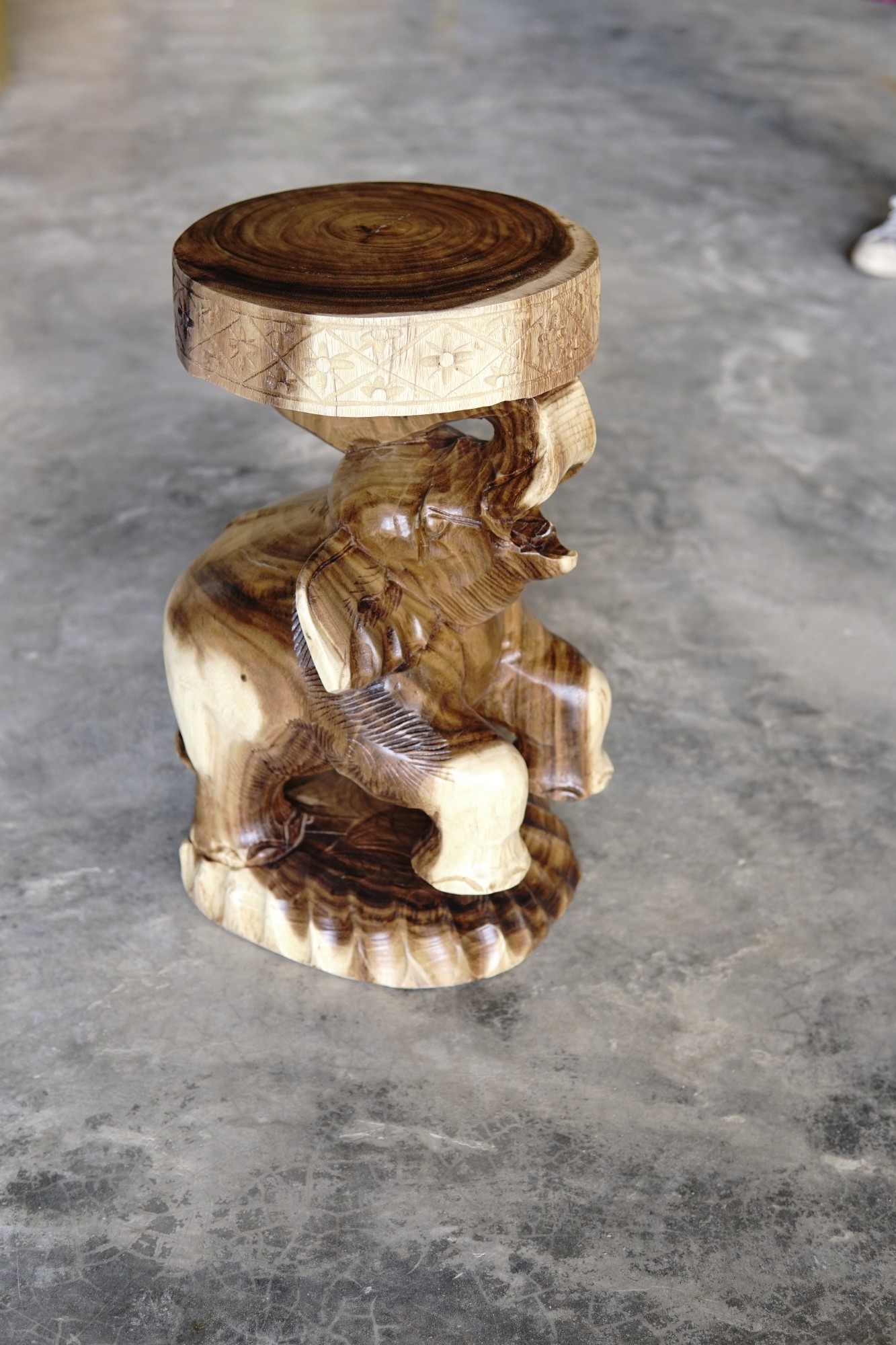 Hocker 'Elefant', natur, Ø 28 cm, H 51 cm