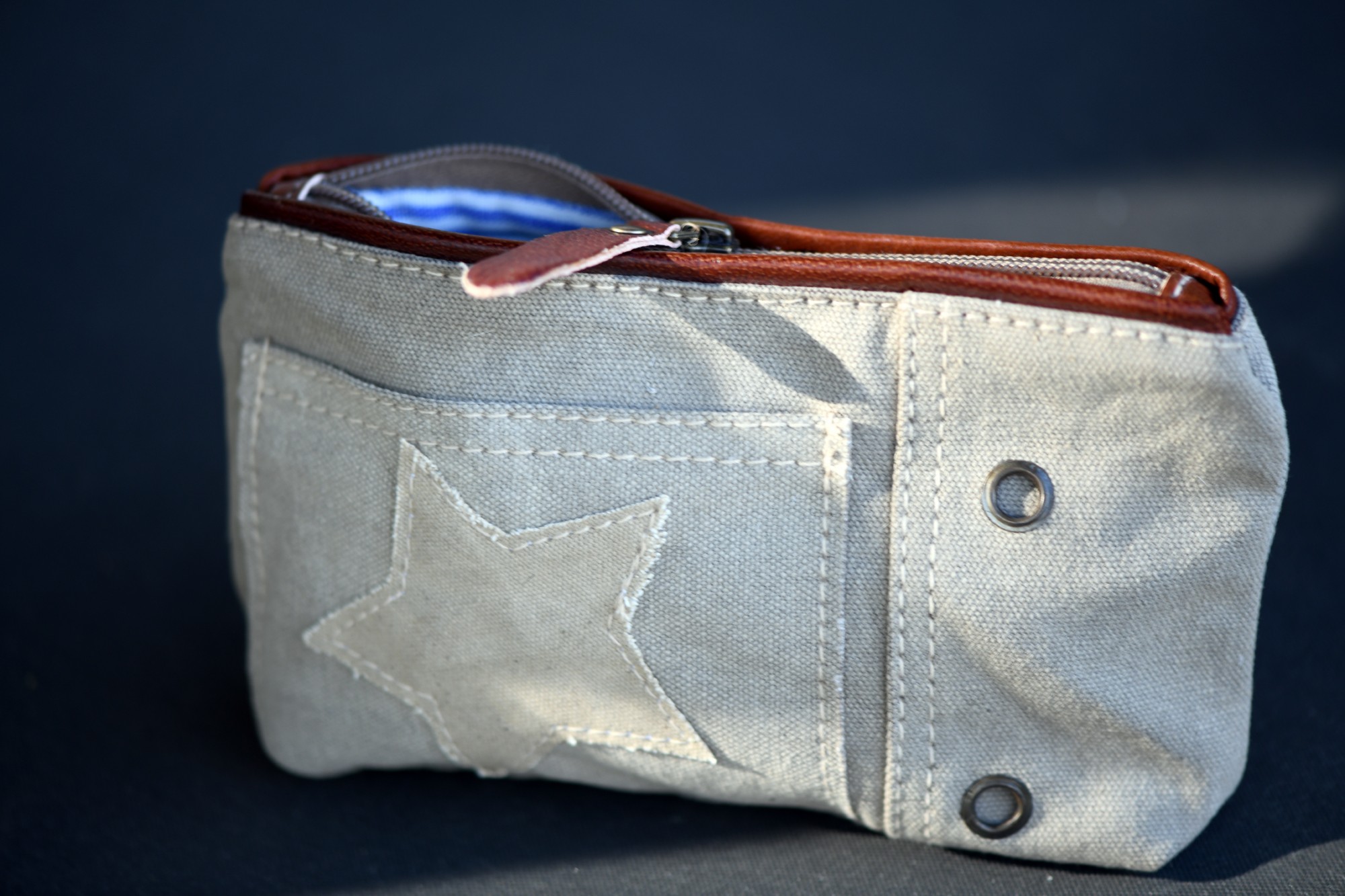 Etui "One Star", grau, B 23 cm, H 12 cm