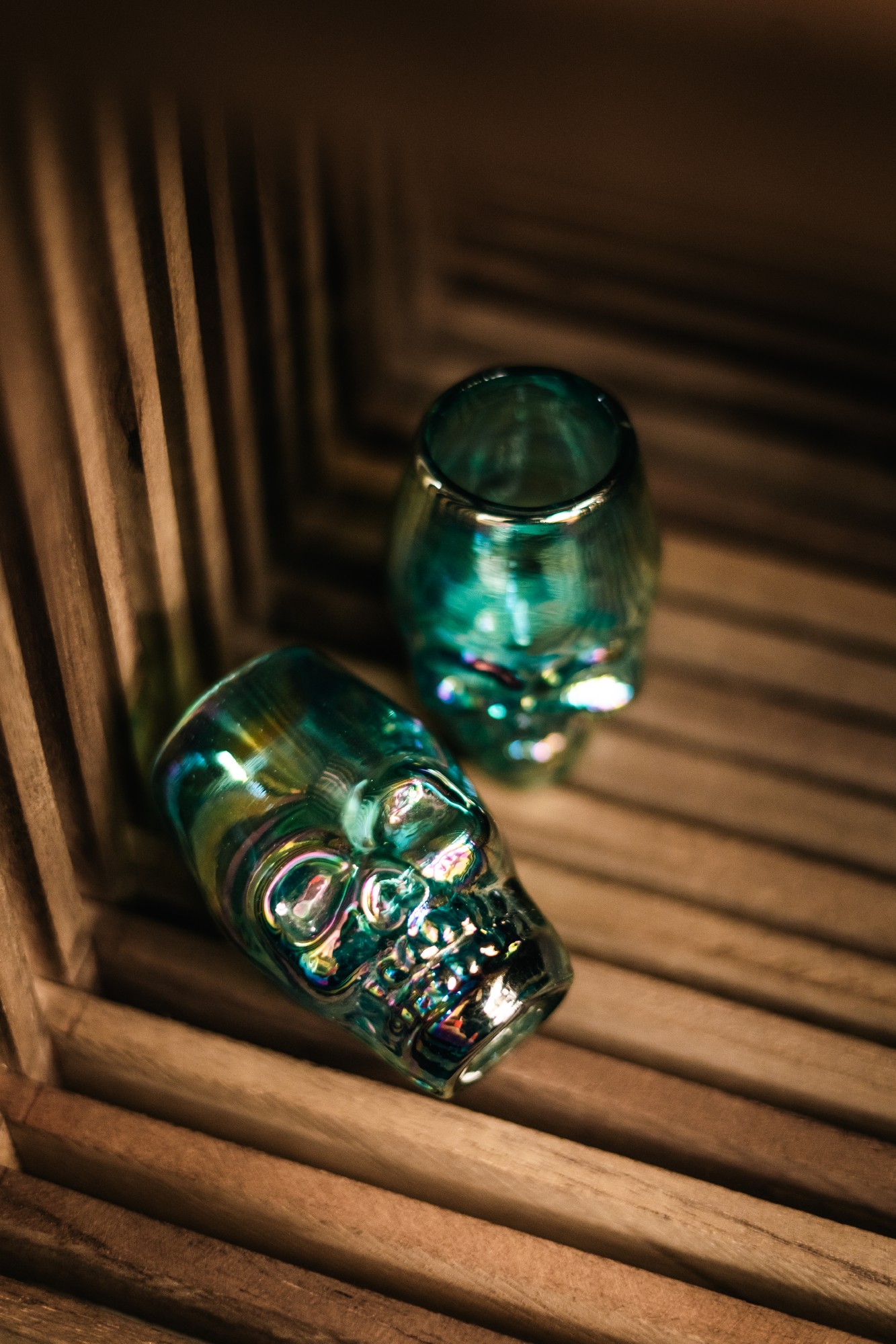 Schnapsglas 'Skull' blau, mundgeblasen, H 9 cm, B 4 cm, L 5 cm