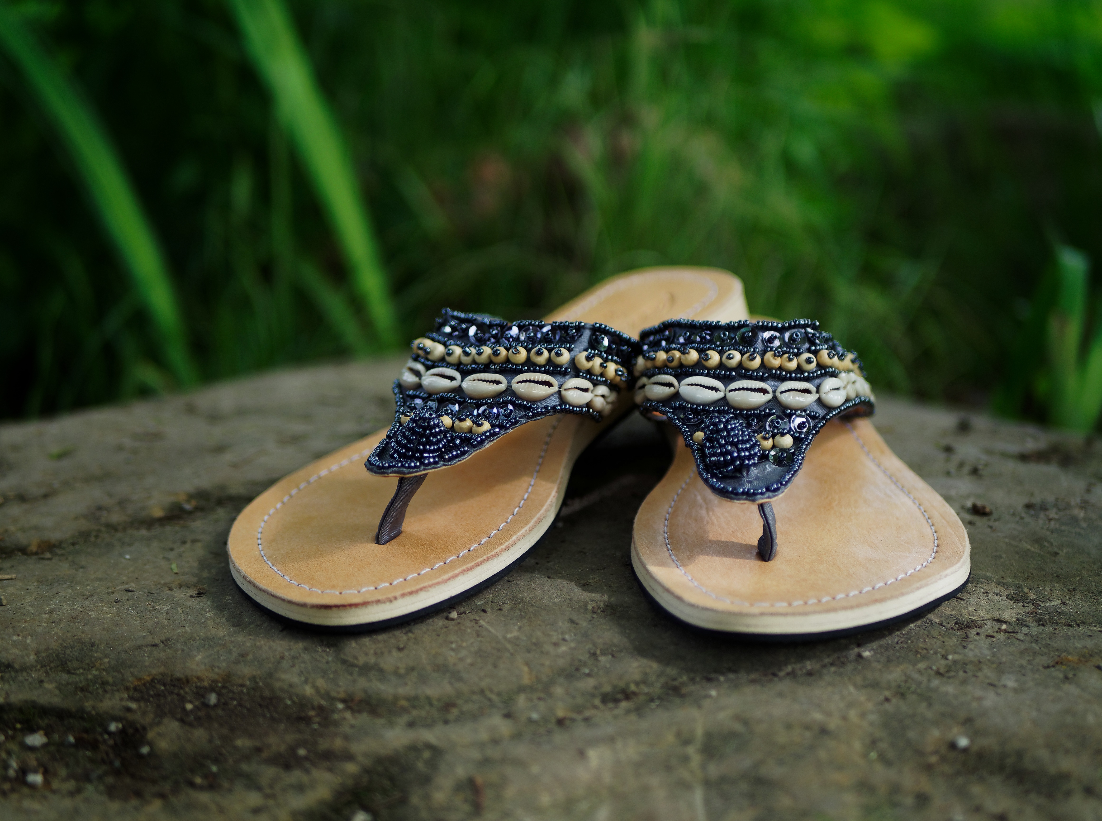 Damensandalen mit Muscheln, blau, Leder, Größe 37-42