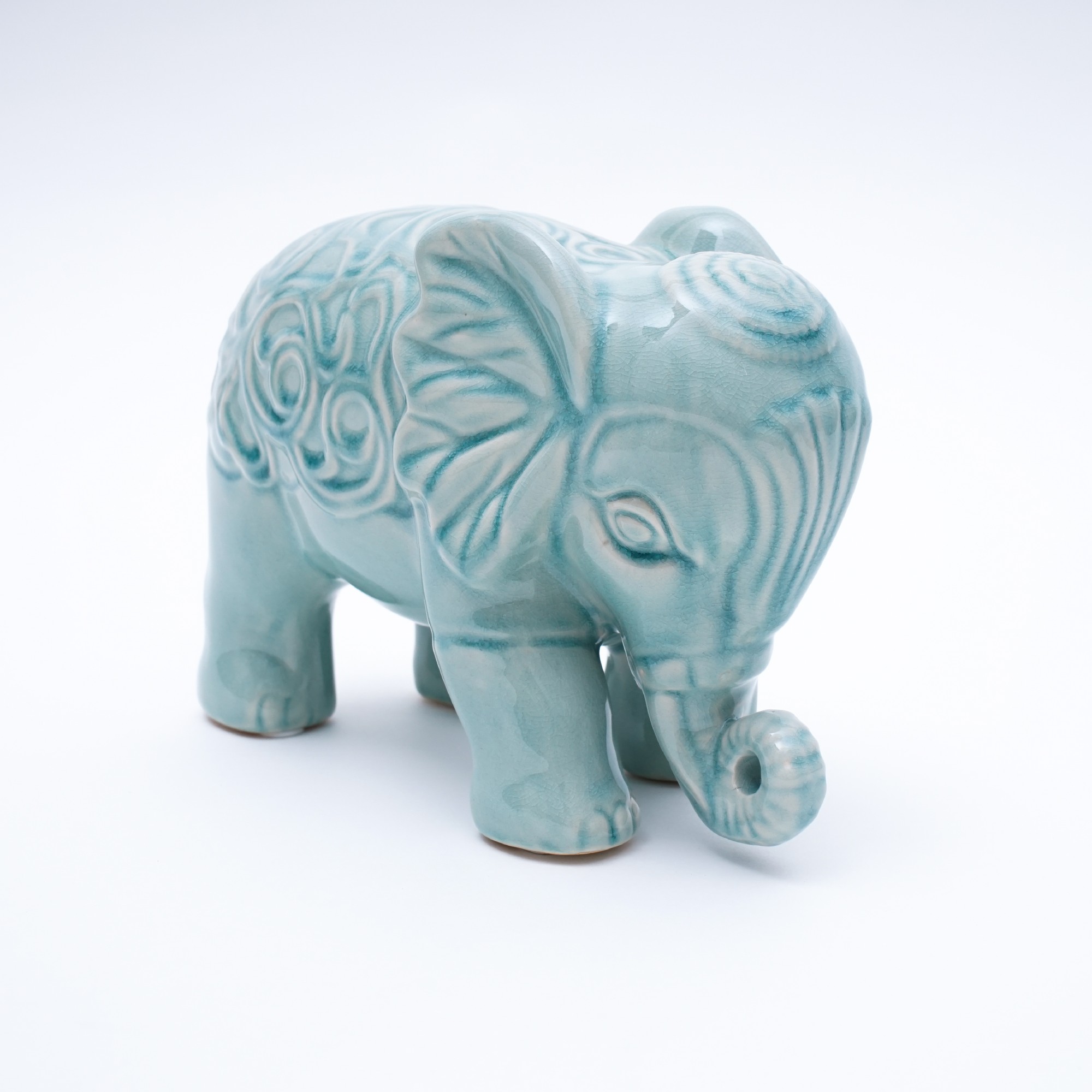 Keramik-Elefant stehend, hellblau, B 26 cm, H 18 cm, L 12 cm