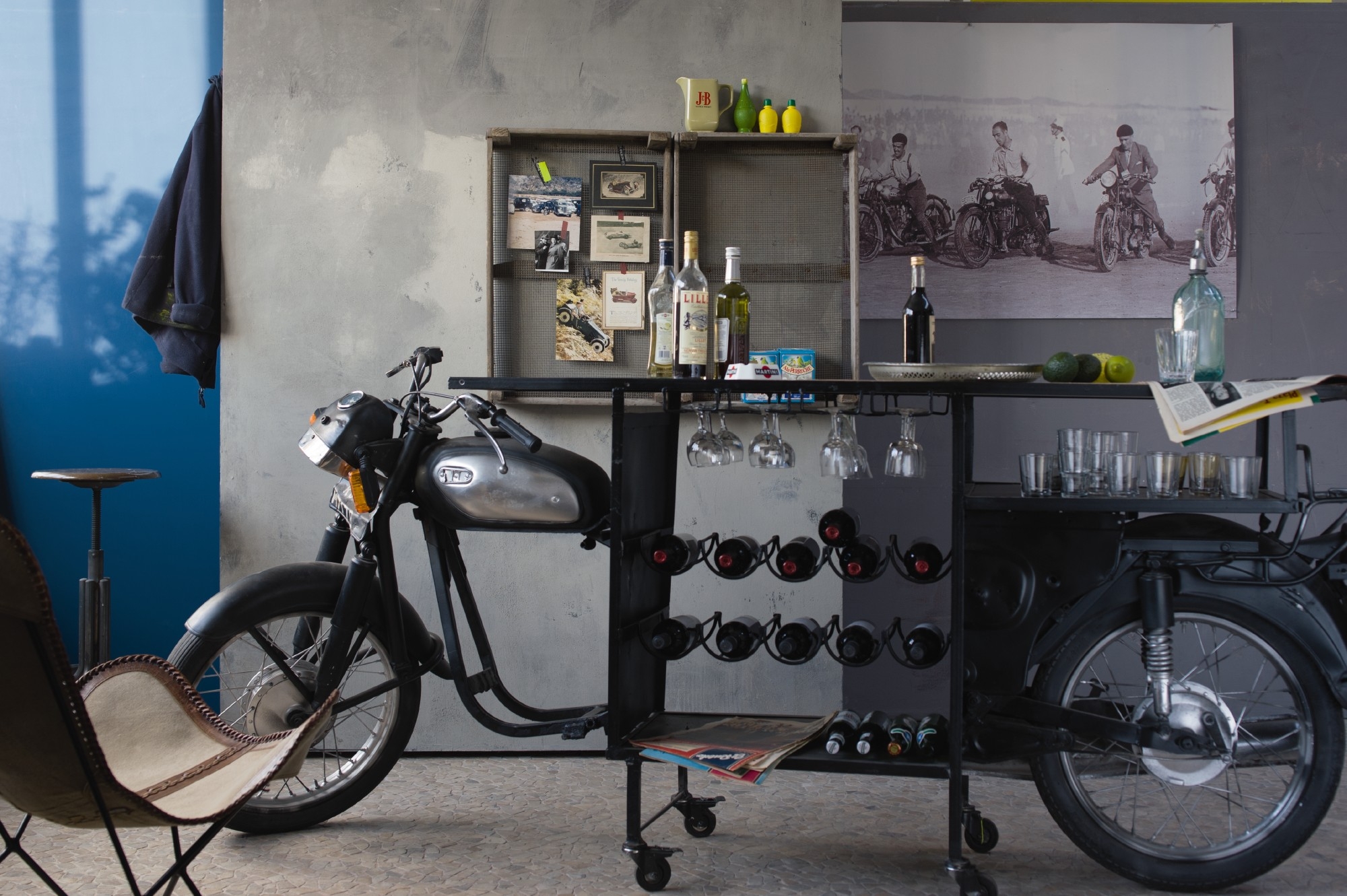 Motorrad-Bar, schwarz, T 70 cm, B 276 cm, H 100 cm