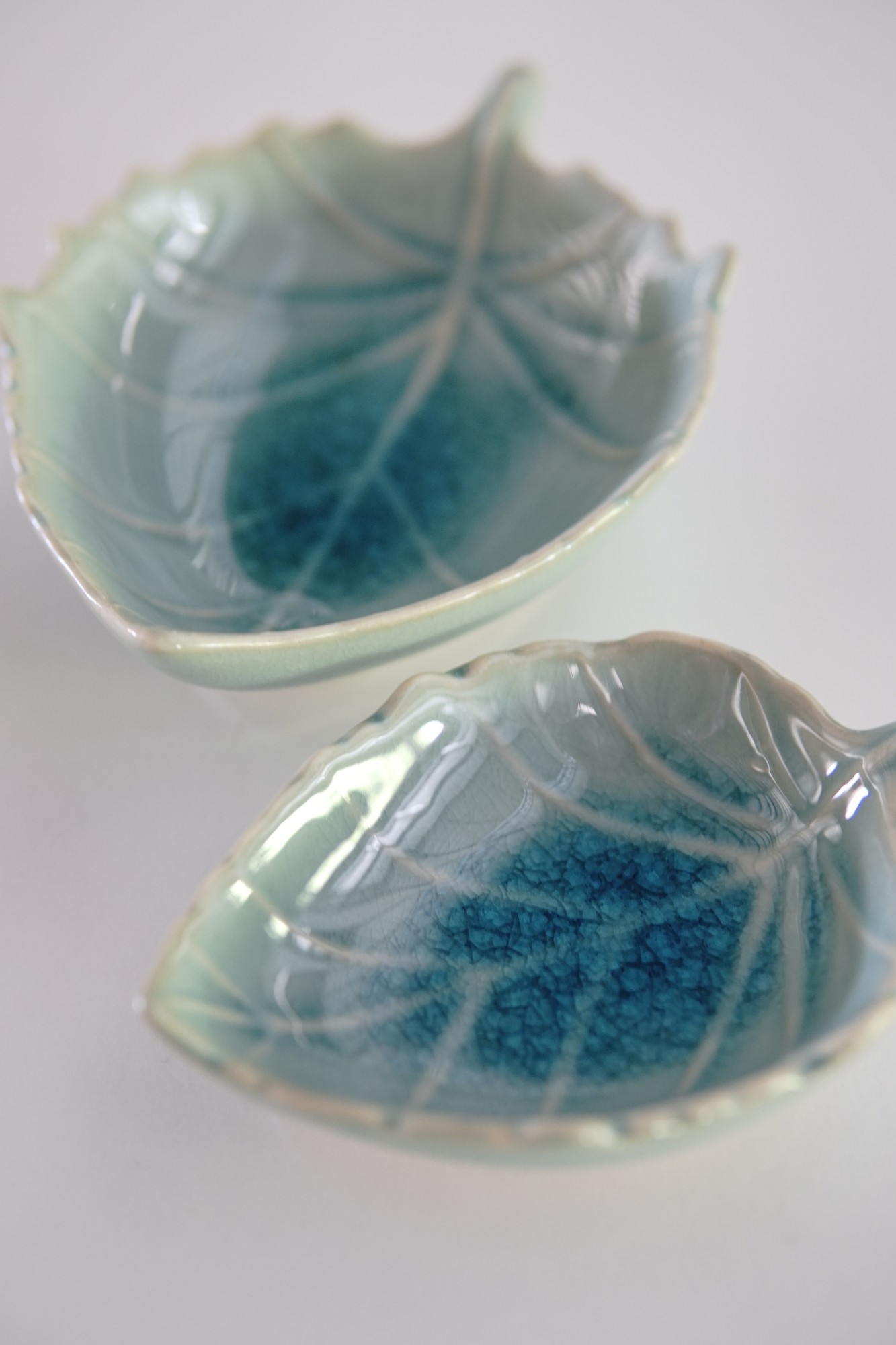 Schale 'Blatt', türkis, T 9 cm, B 13 cm, H 3 cm