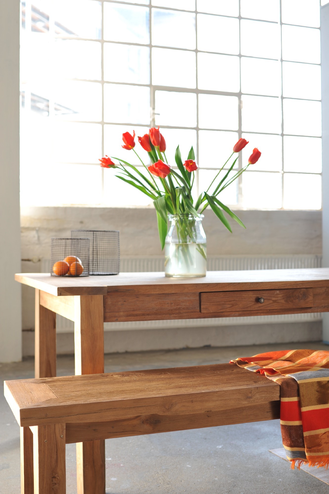 Holzbank aus recyceltem 'Teak', natur, L 140 cm, B 35 cm, H 47 cm