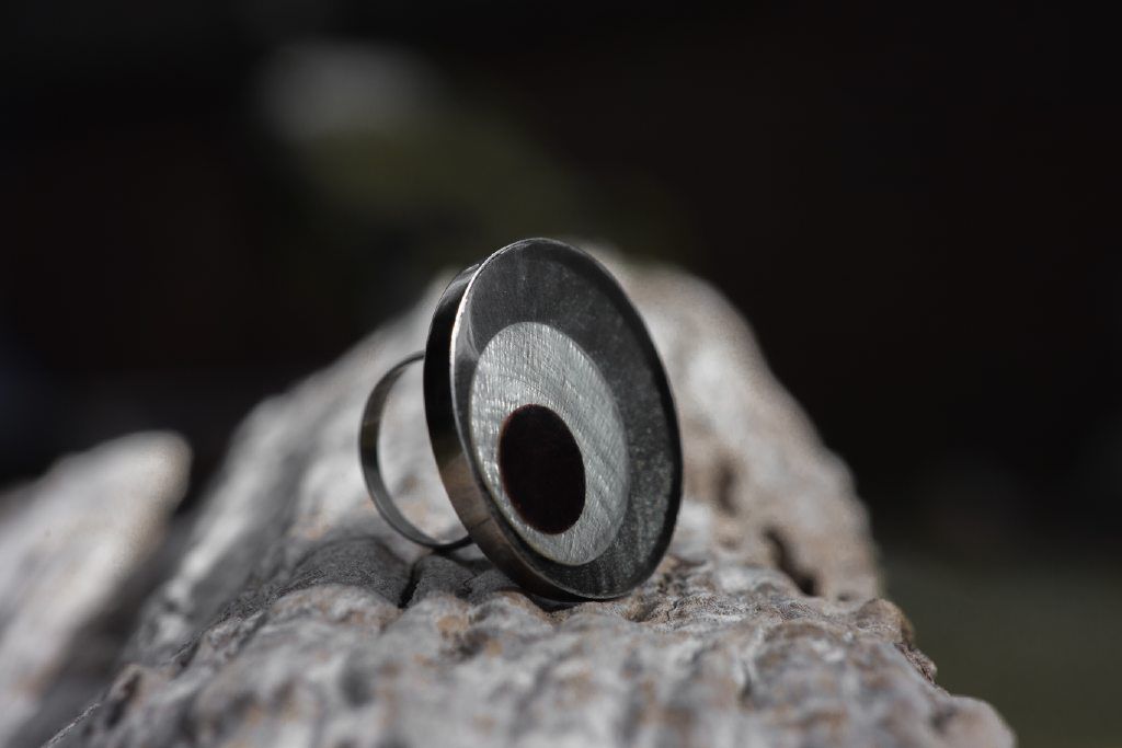 Ring Fischauge, grau, braun, T 4 cm, B 4 cm, H 2 cm